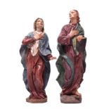 Maria und Johannes aus einer Kreuzigungsgruppe. 20. Jh. | Holz, geschnitzt, farbig gefasst.