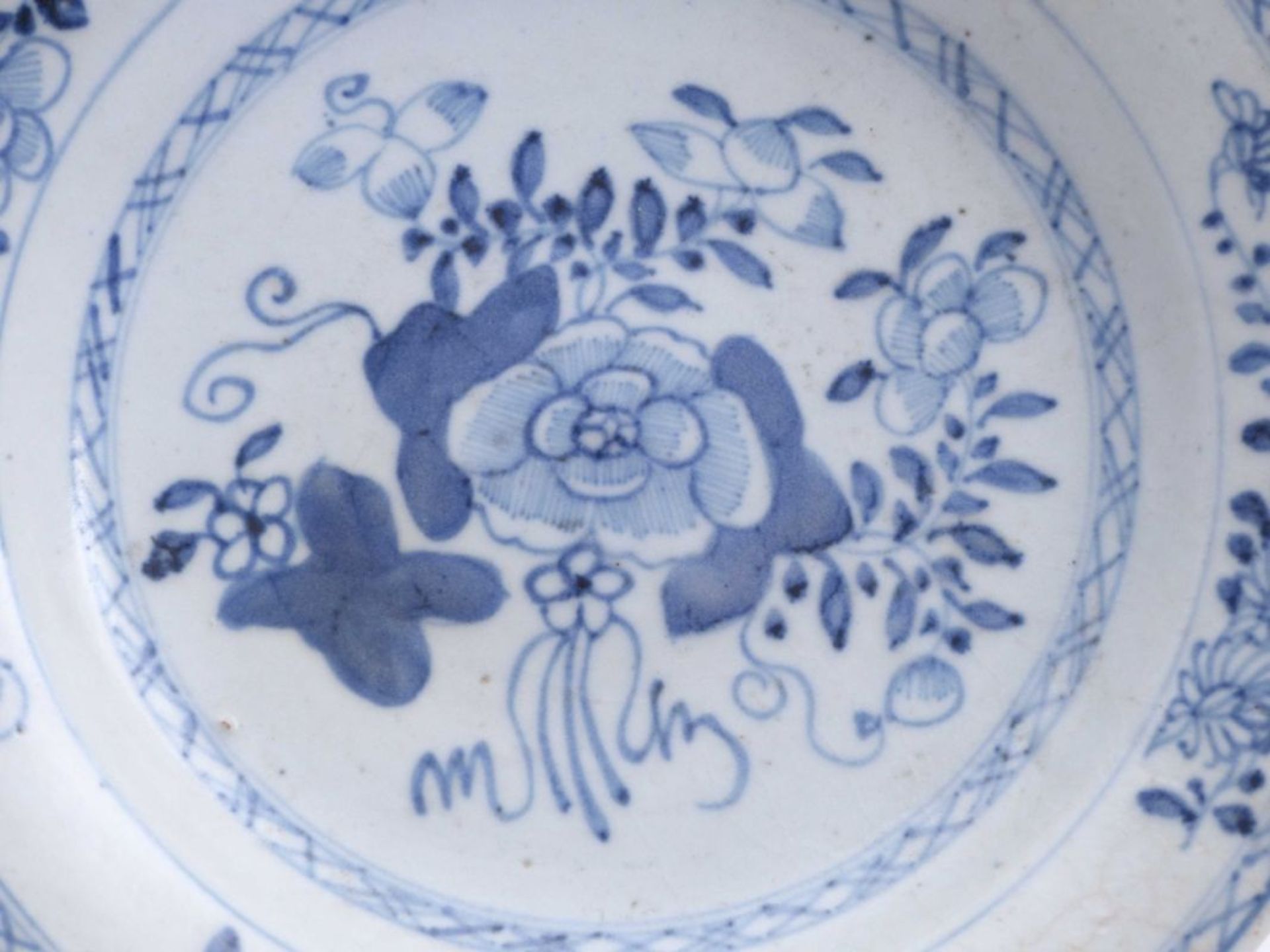 Teller mit Blau-weiß-Dekor China, - Bild 2 aus 3