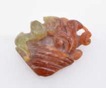 Jadeschnitzerei mit Muschel, Fisch und Fledermaus, China, Qing-Dynastie