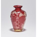 Vase mit Hagebutten, Emile Gallé, Nancy - um 1900