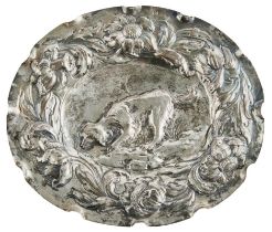 Kleine Schauplatte mit Jagdhund, Augsburg, um 1670/80