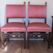 Zwei Stühle im Frühbarockstil