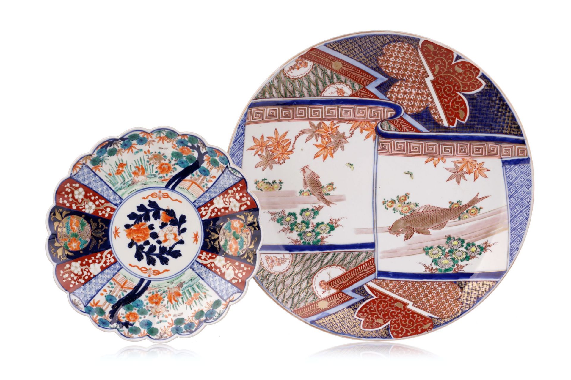 Sehr großer Imari-Teller mit Goldfischen / Imari-Teller. Japan. Wohl Meiji-Periode (1868–1912)