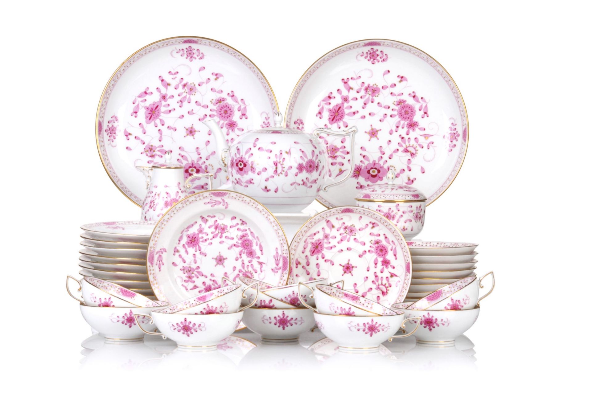 Teeservice "Indische Malerei, purpur, Goldpunkte" für 12 Personen. Meissen. 1924/1953.