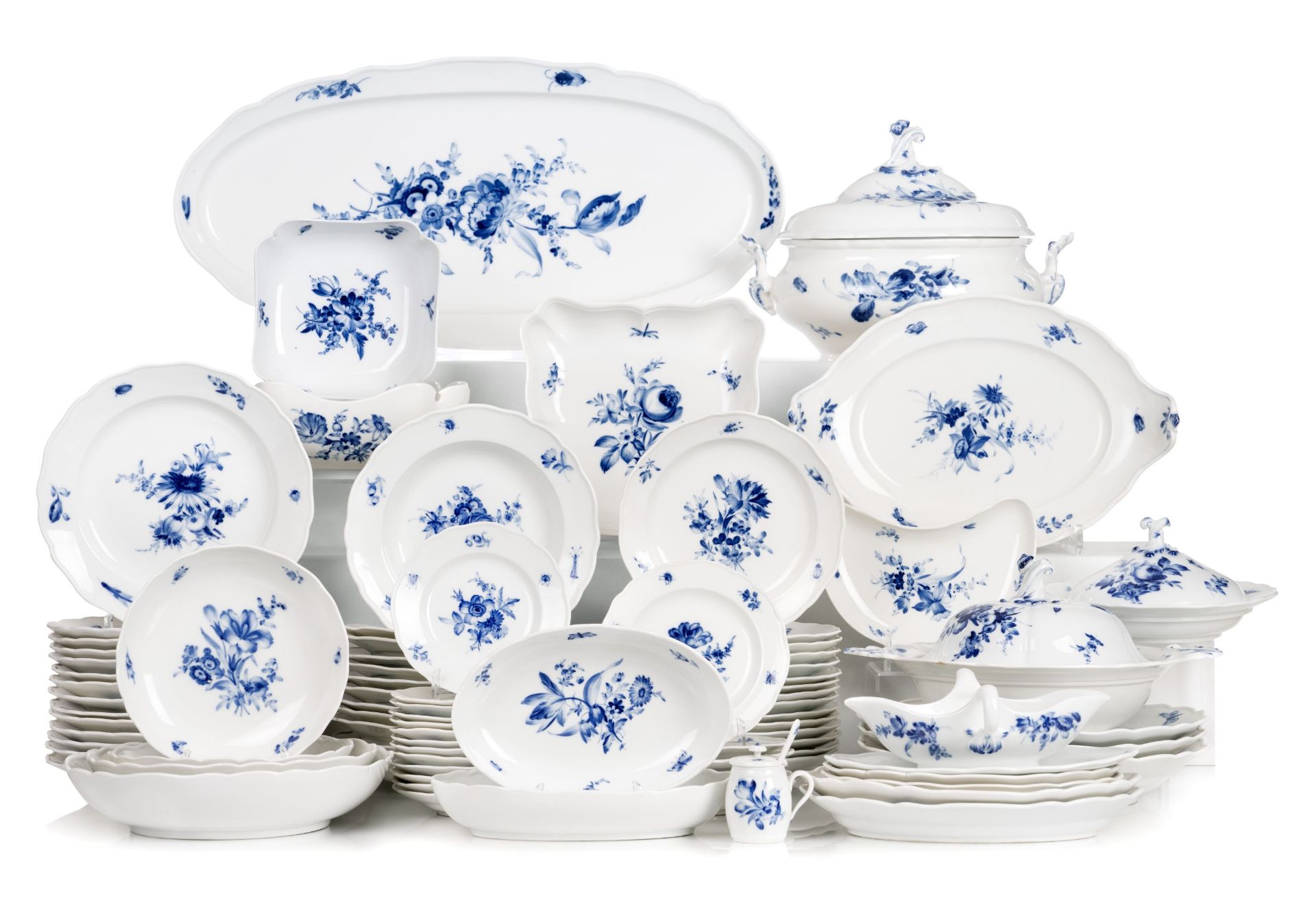 Großes Speise-Teilservice "Blaue Blume und Insekten". Meissen. 1850/60– 1923.