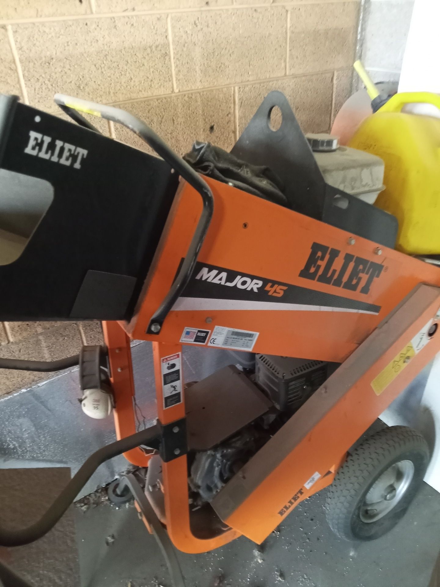 (Located In: Denver, CO) Eliet Wood Chipper, Model# Major 4S + Rental Kit, Serial# 1448037, 9 HP