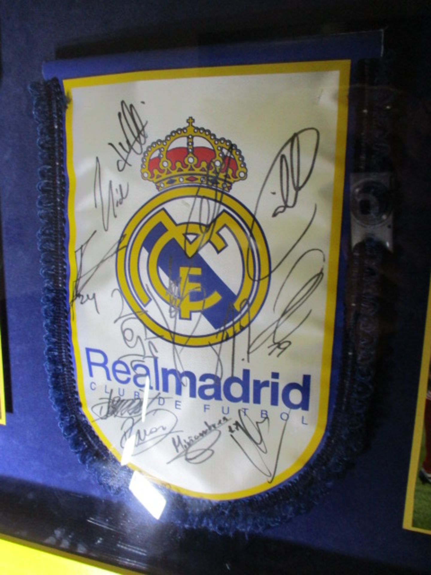 Real Madrid shirt, 50-1/2in w x 74-1/4in - Image 4 of 4