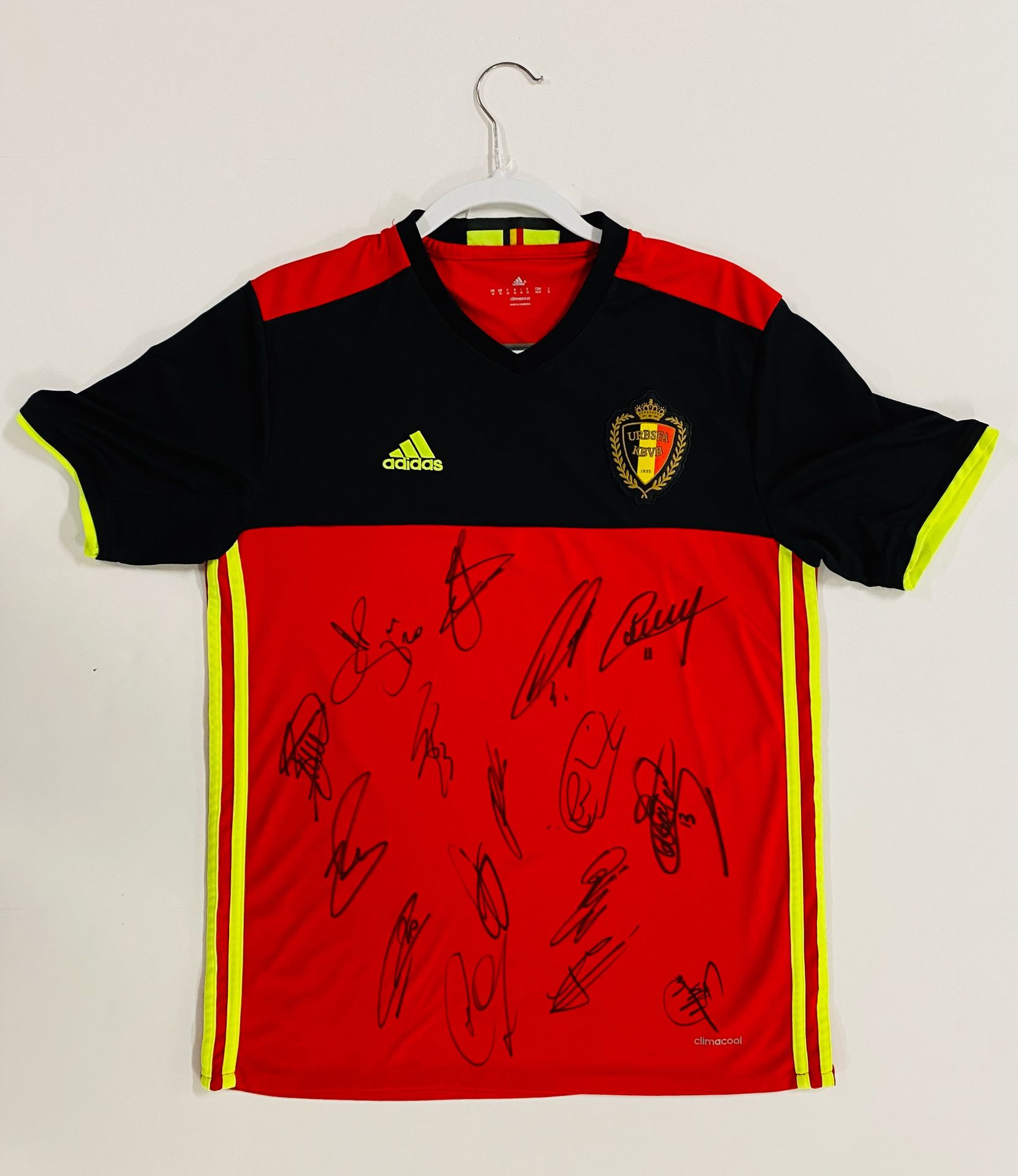 Belgium 2018 World Cup signed jersey - Image 2 of 3