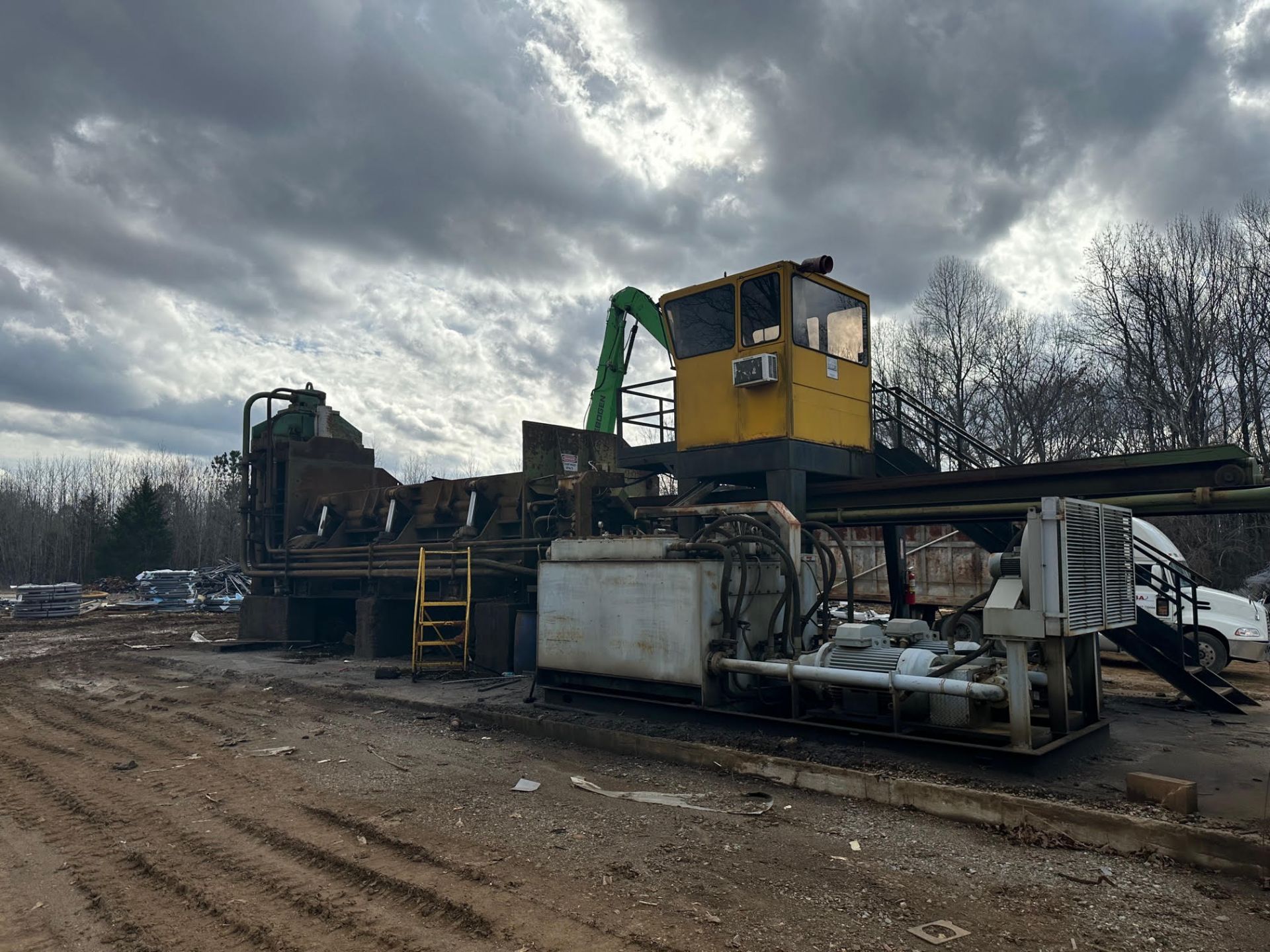 (Located in Dickson, TN) 750t Baler, Serial# 035404 (needs repairs) - Image 5 of 5