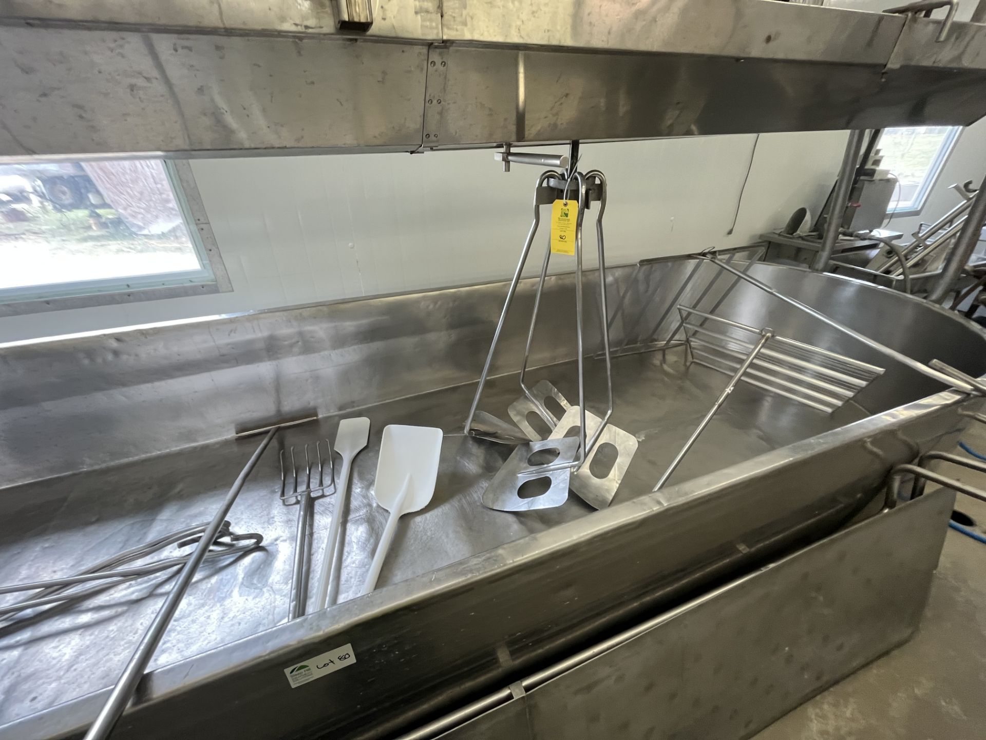 4000L Cheddar Vat with agitator and curd mixer, dimple plate and utensils - Image 21 of 24