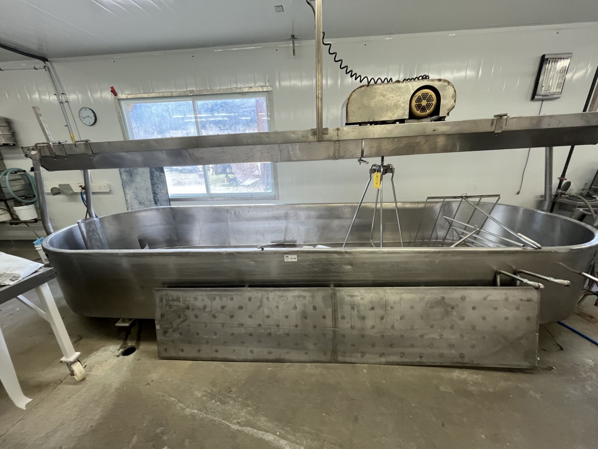 4000L Cheddar Vat with agitator and curd mixer, dimple plate and utensils - Image 2 of 24