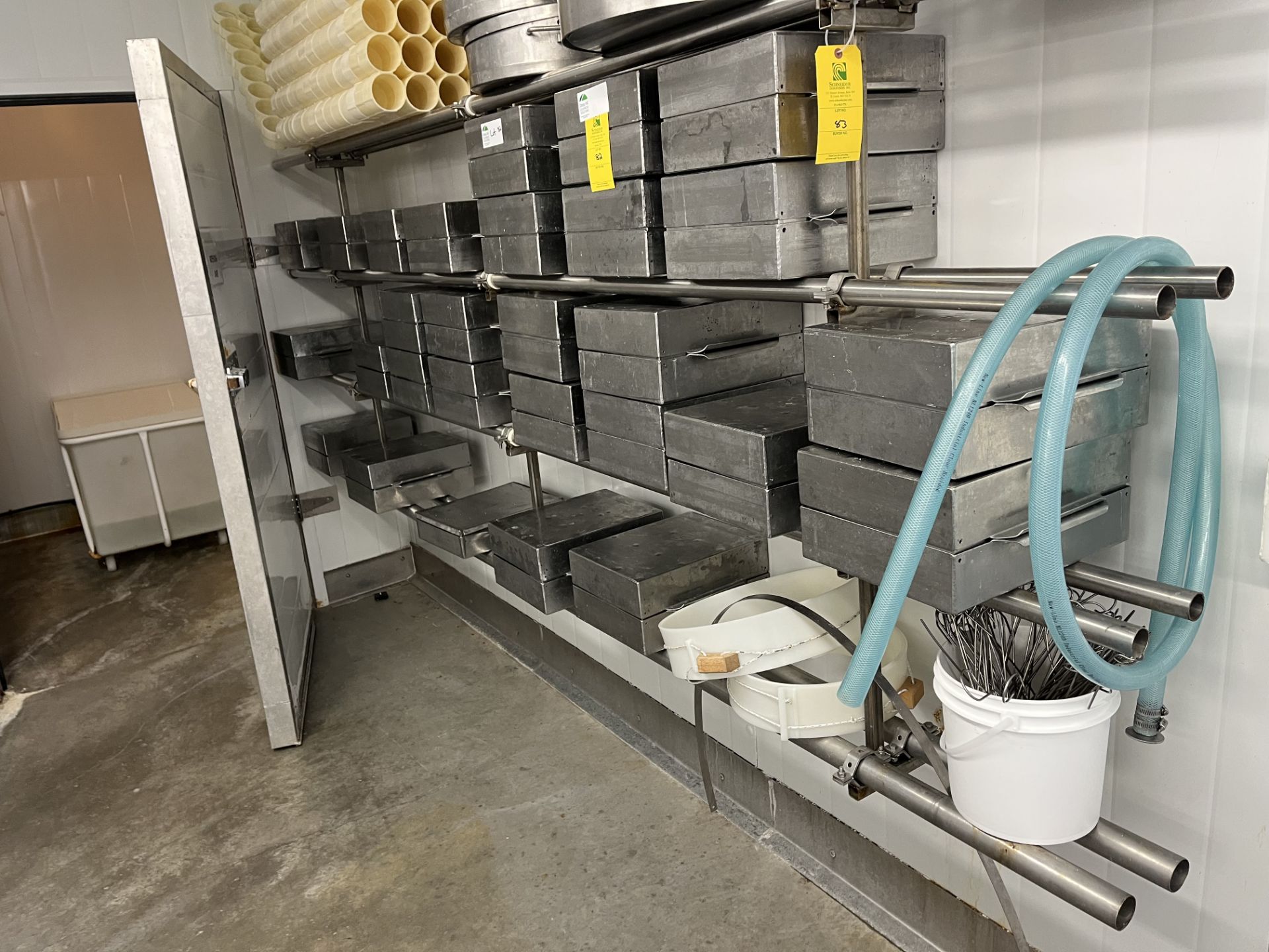 Stainless wall rack for cheese moulds - Image 2 of 6