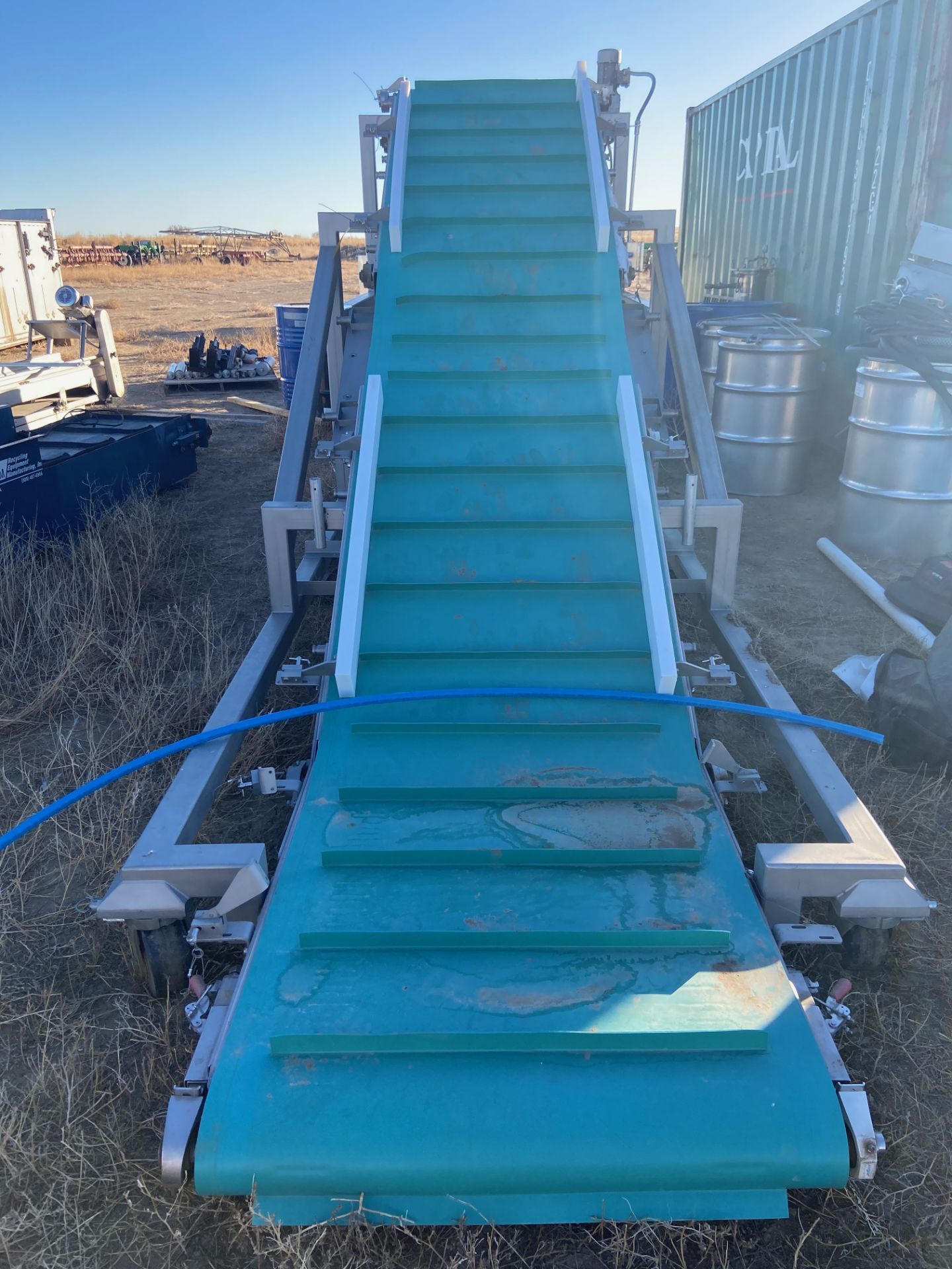 (Located in McClave, CO) Cleated Z Conveyor, 82” Tall x 19’ 6” Long x 60” Wide - Image 3 of 5