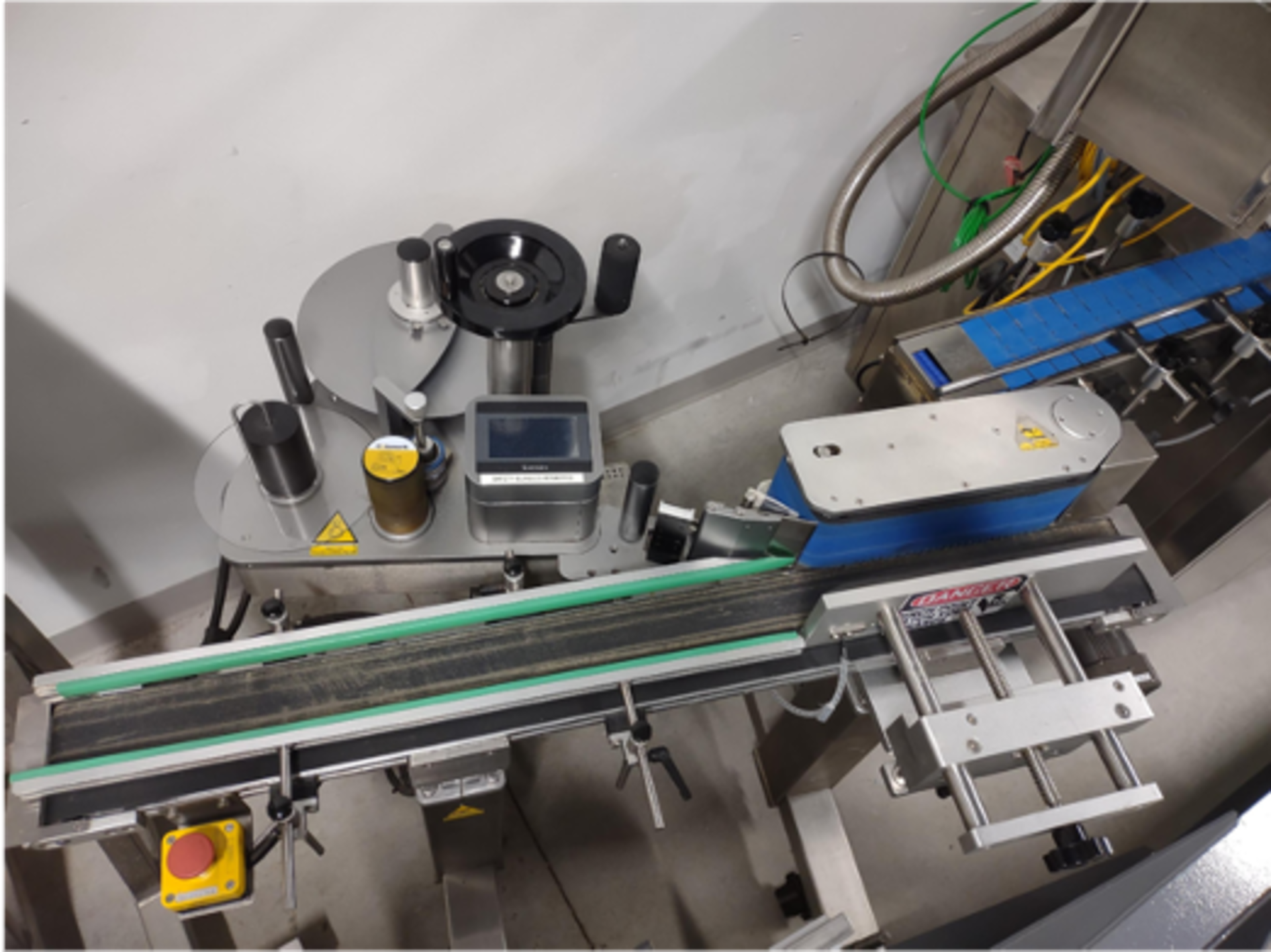 (Located in Evart, MI) ColaMark Wrap-Around Labeling System (Side Labeler), Model# FX101, Serial#