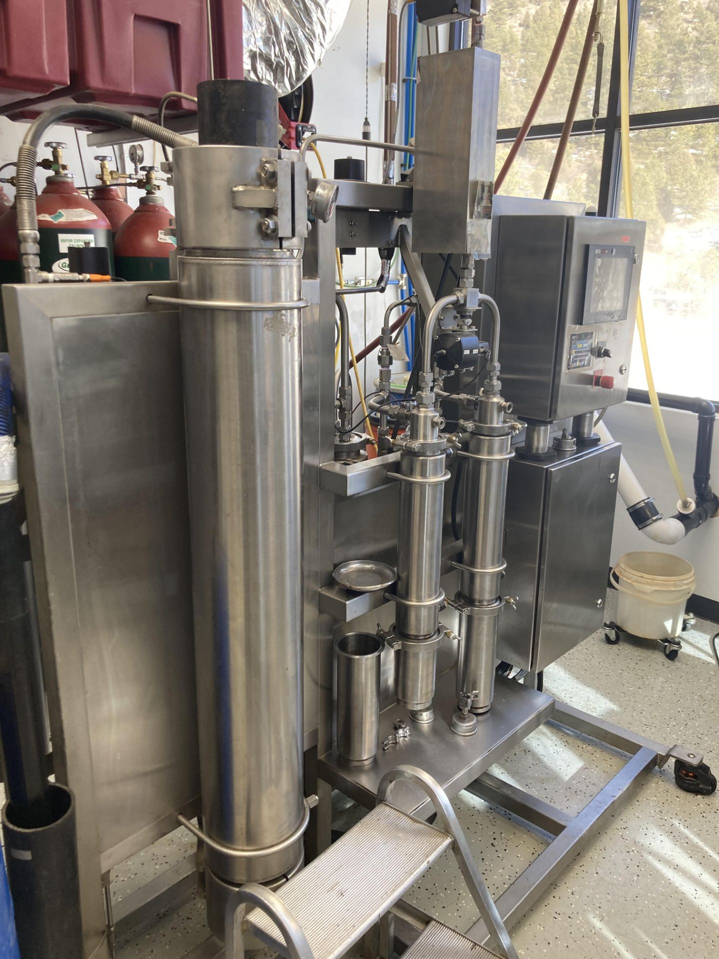(Located in Evergreen, CO) 20 liter IES Supercritical CO2 Extractor, Includes Hydraulic Pack and - Image 2 of 4