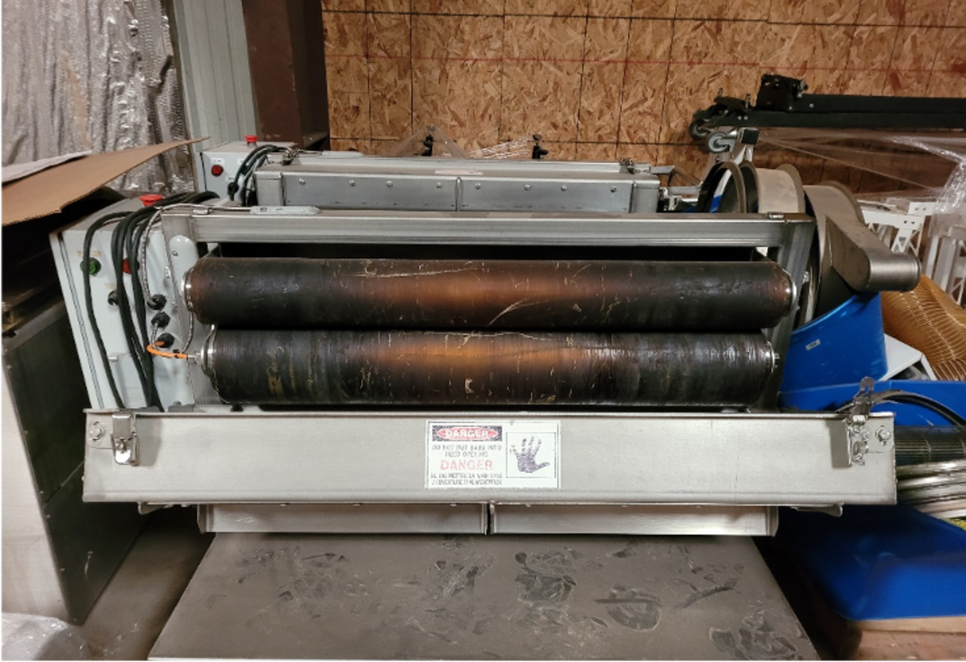 (Located in Snowflake, AZ) Large Bucker (Needs New Rollers) - Image 2 of 2