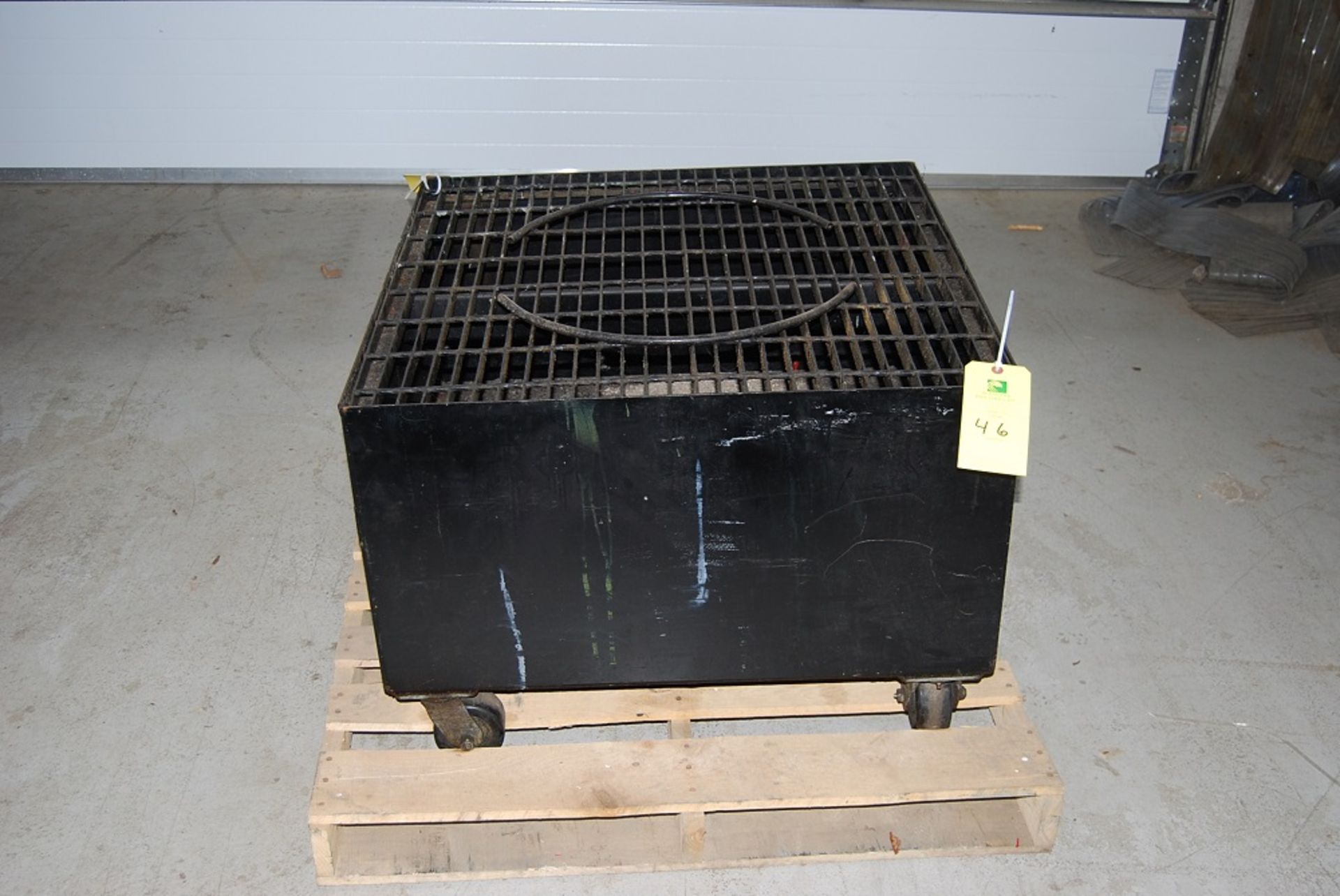 New Pig Spill Containment Pallet, Foot Print: 32.5" x 32.5" x 23" tall on casters