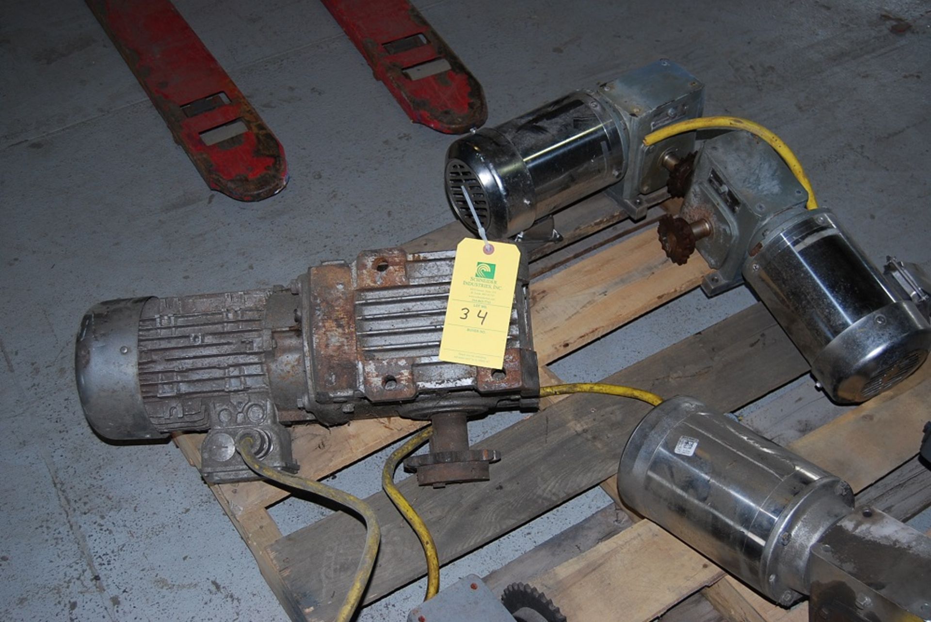 Pallet Of Miscellaneous Motors and Gear Boxes, Pallet: 40" x 48" x 20" tall - Image 2 of 6