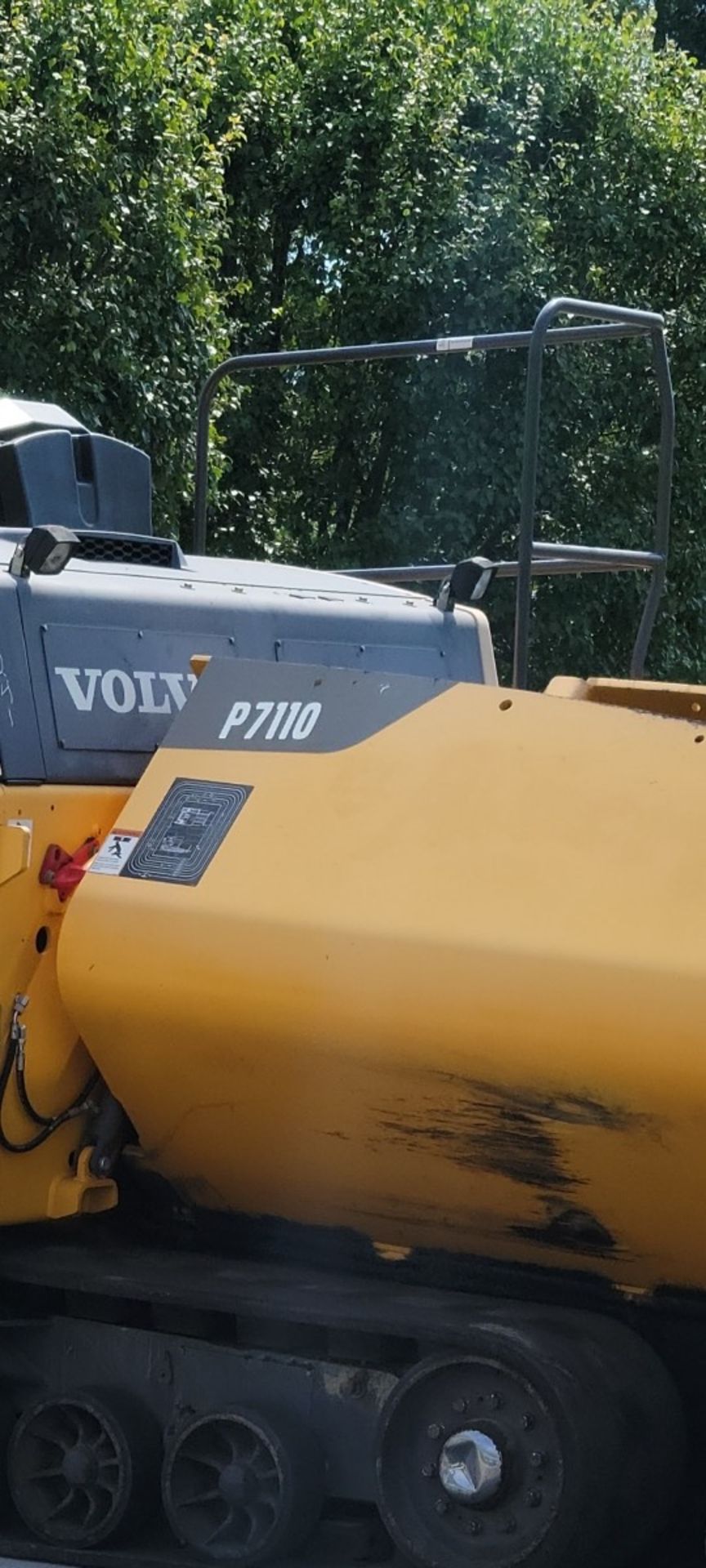 (Located in Camby, IN) Volvo P7110 Track Asphalt Paver, Serial# VCEP7110P0S385031, 2,357 Hours - Image 6 of 9