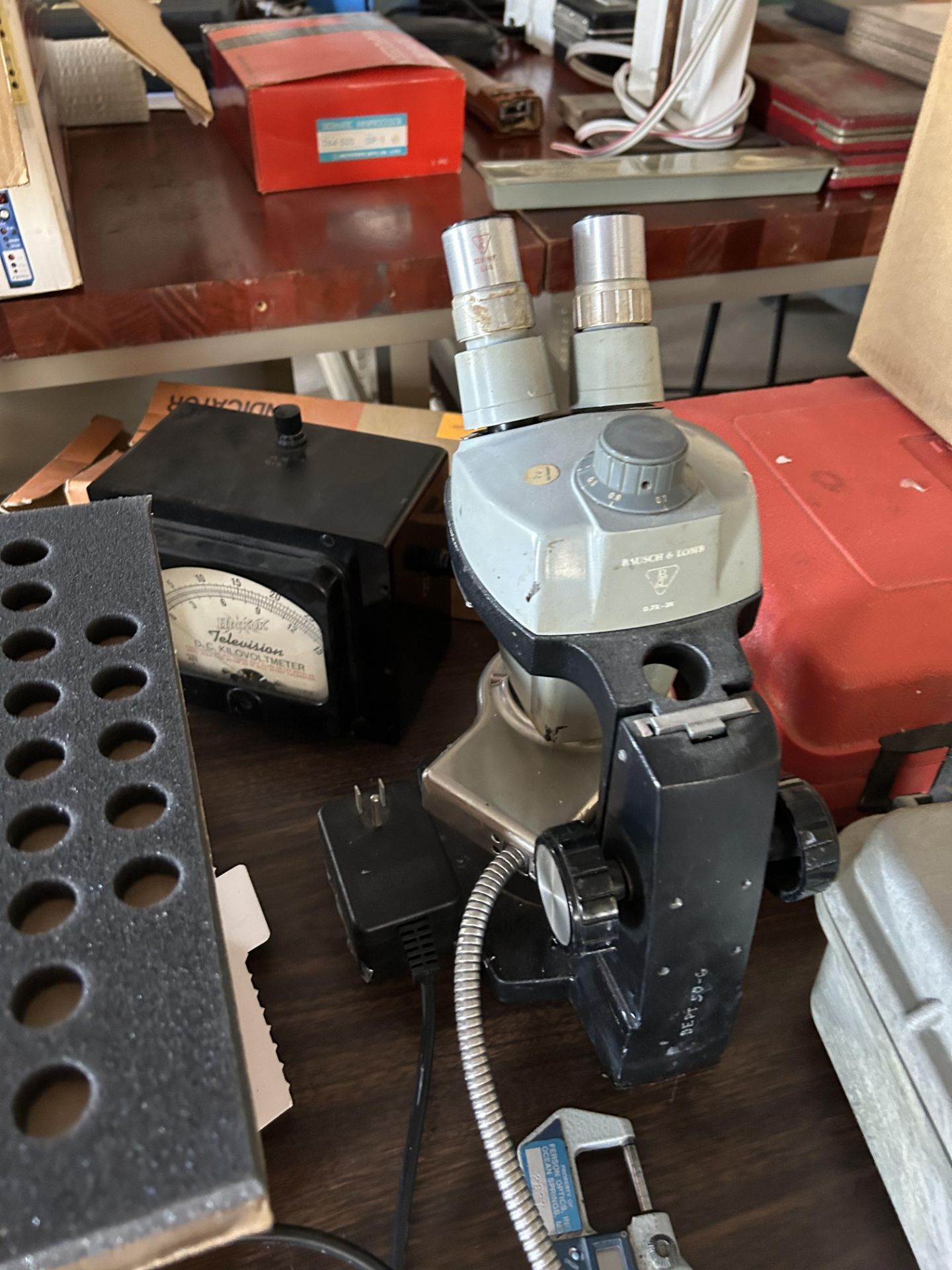 Entire Table of Calibration Type Equipment - Image 12 of 16