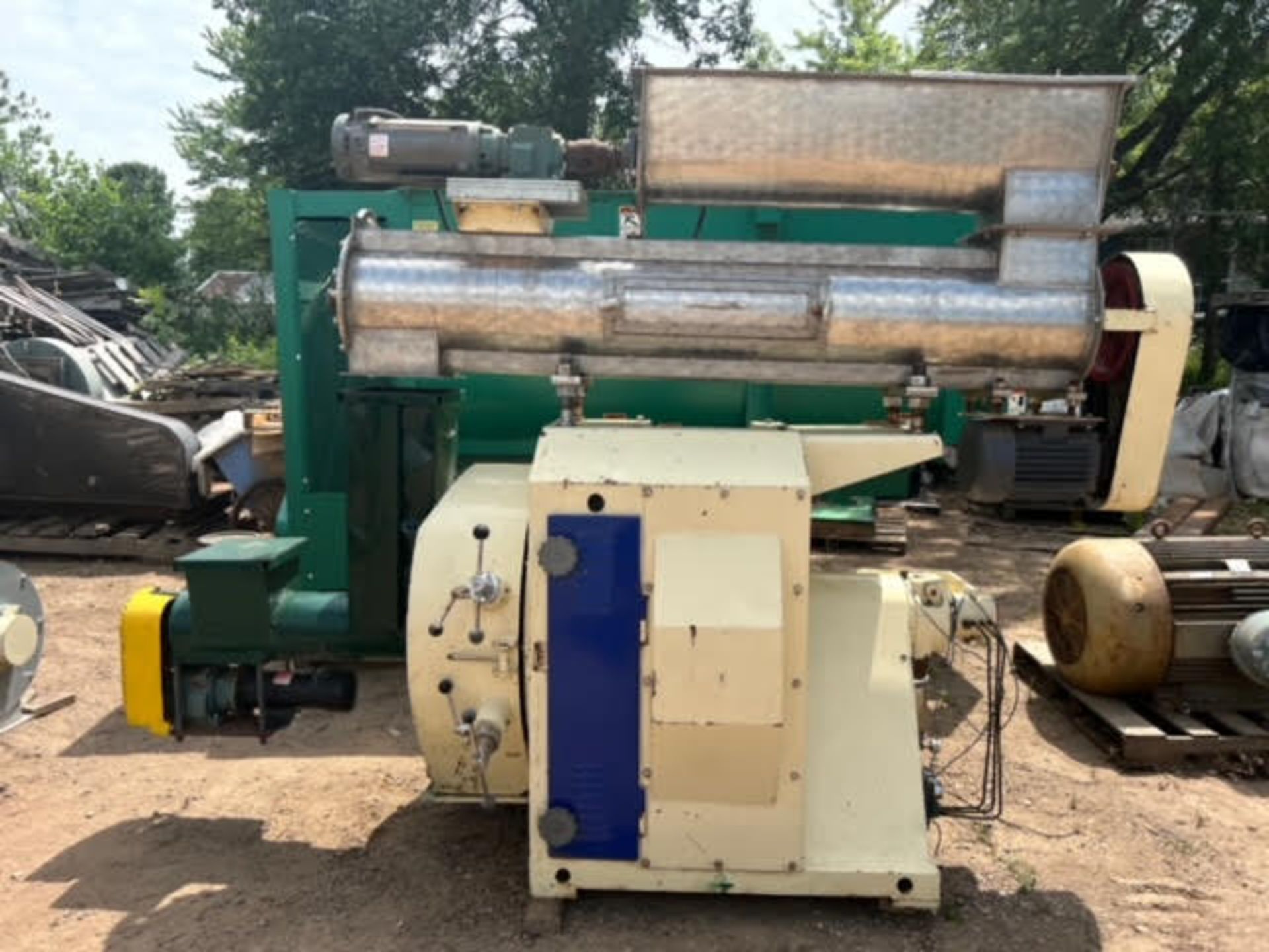 Located in Pierz, MN: Pellet Mill with feeder, conditioner and force feeder. Comes with a 150hp - Bild 7 aus 7
