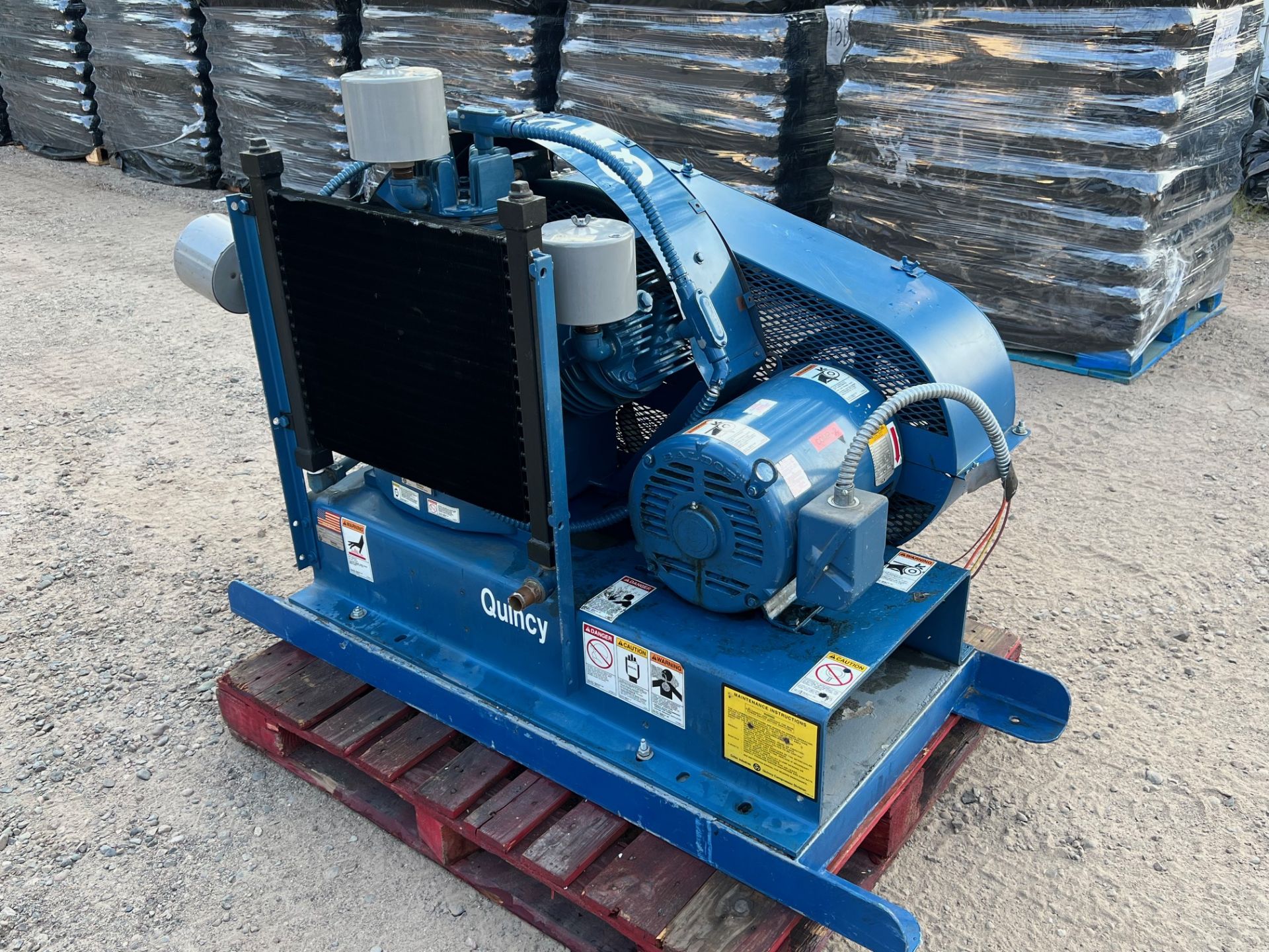 Located in Pierz, MN - Quincy QRD-20 Hp Oil-Less Base Mount Air Compressor. Unit was a back up...
