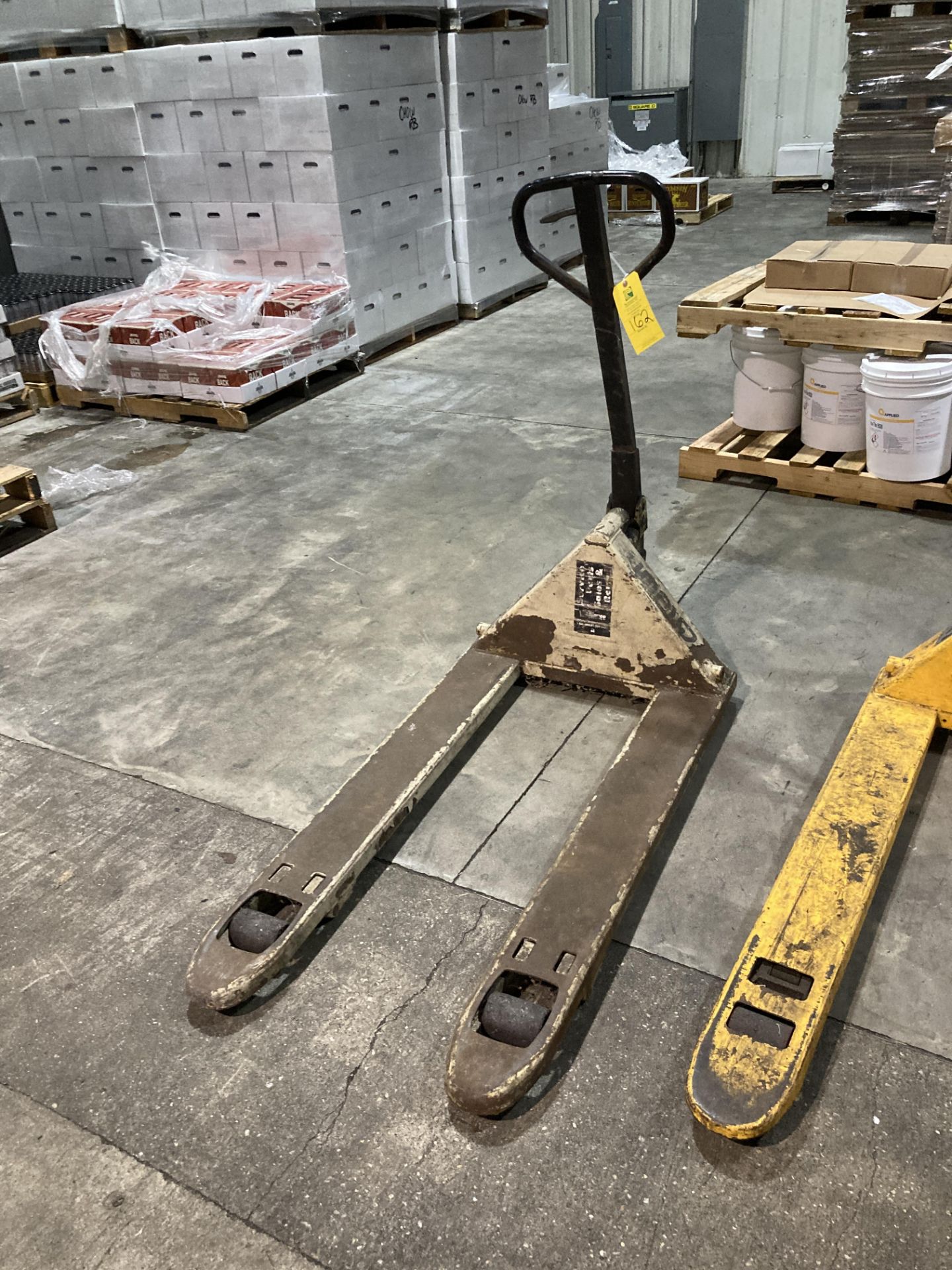 Crown pallet jack ***Rigging and Loading Fee of $50 will be automatically added to winning bidders