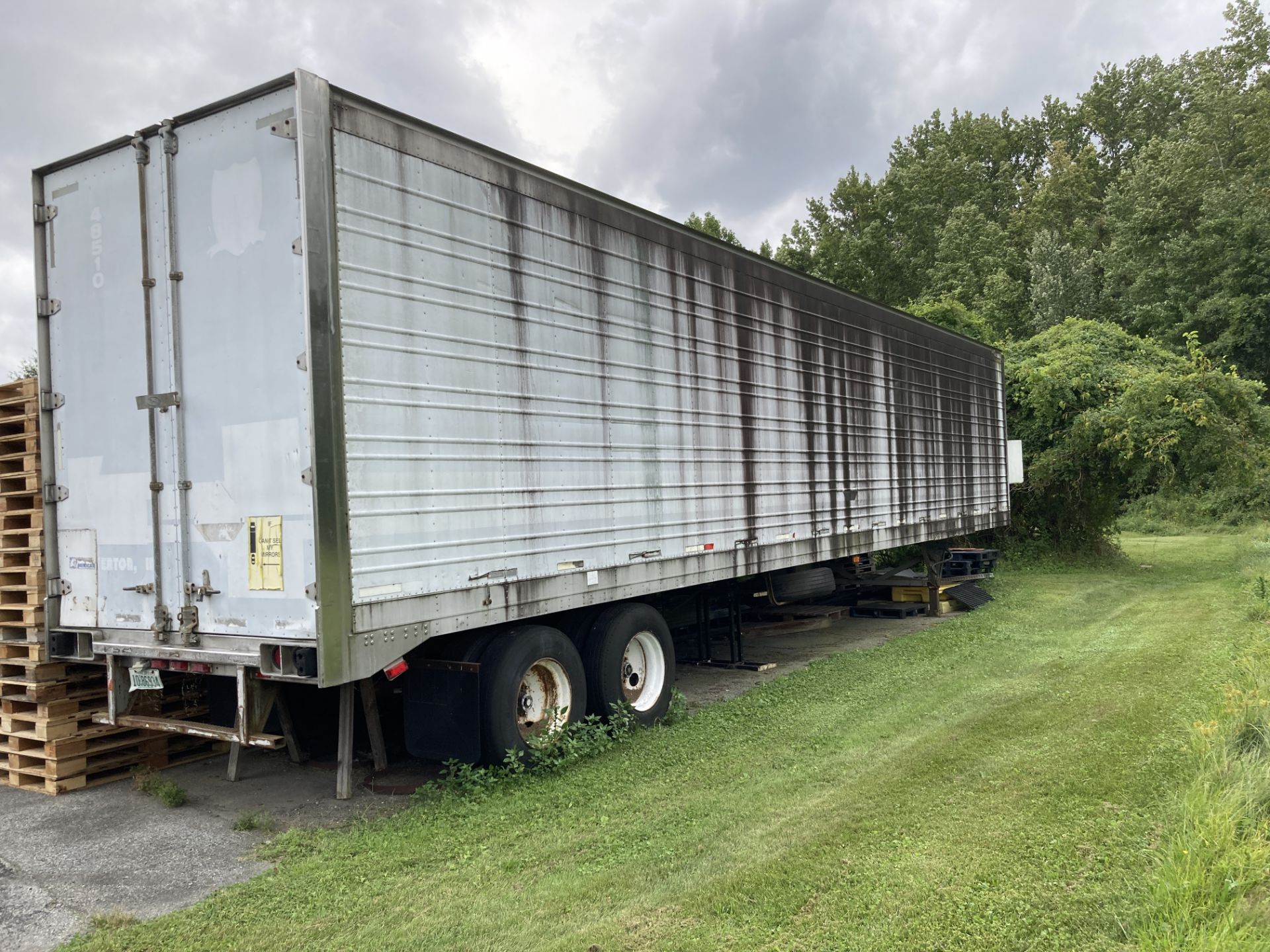 Refrigerator trailer with content included , 48 ft length ***Rigging and Loading Fee of$: TBD will