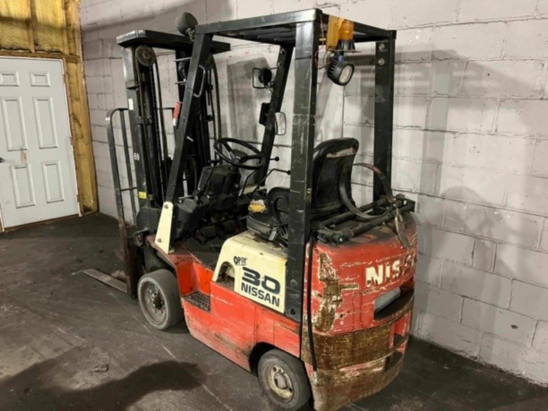 Consignment Item - located in Breese IL: Nissan 30 forklift - Image 2 of 3