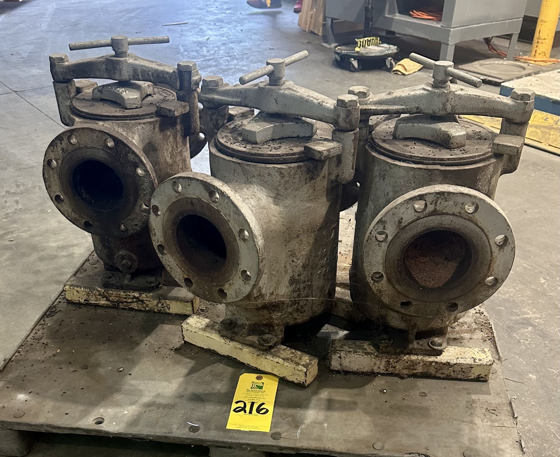 4'' SIMPLEX BASKET STRAINERS. FLANGED CONNECTIONS. CAST IRON BODY; STAINLESS STEEL BASKET.
