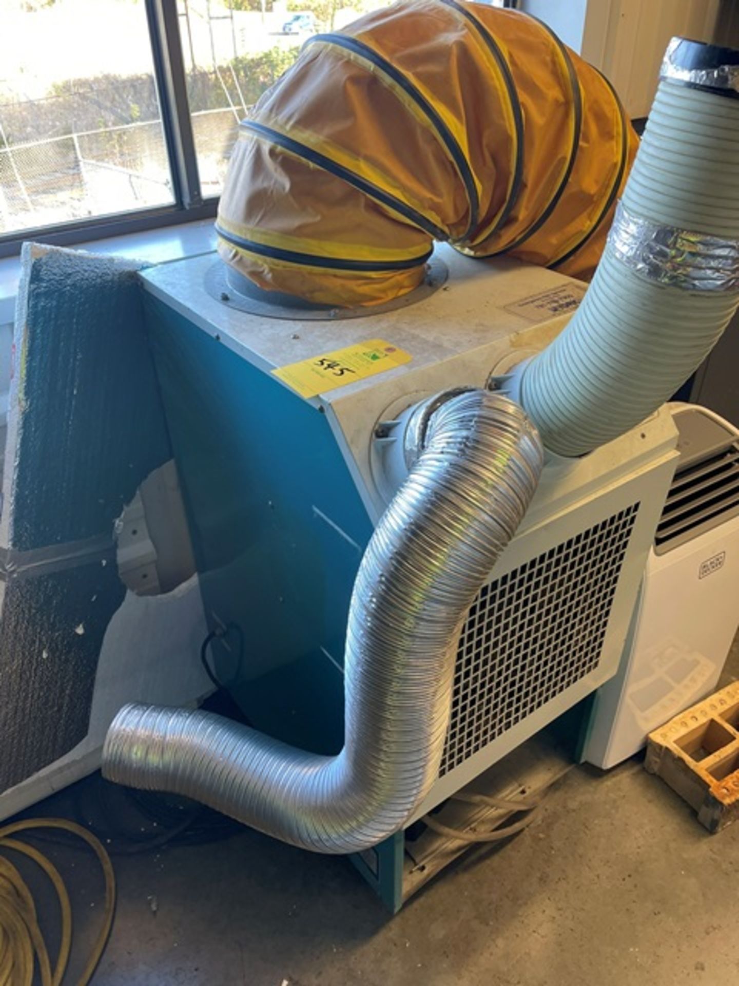 Movincool Office Classic 18 Air Unit, Rigging & Loading Fee: $300