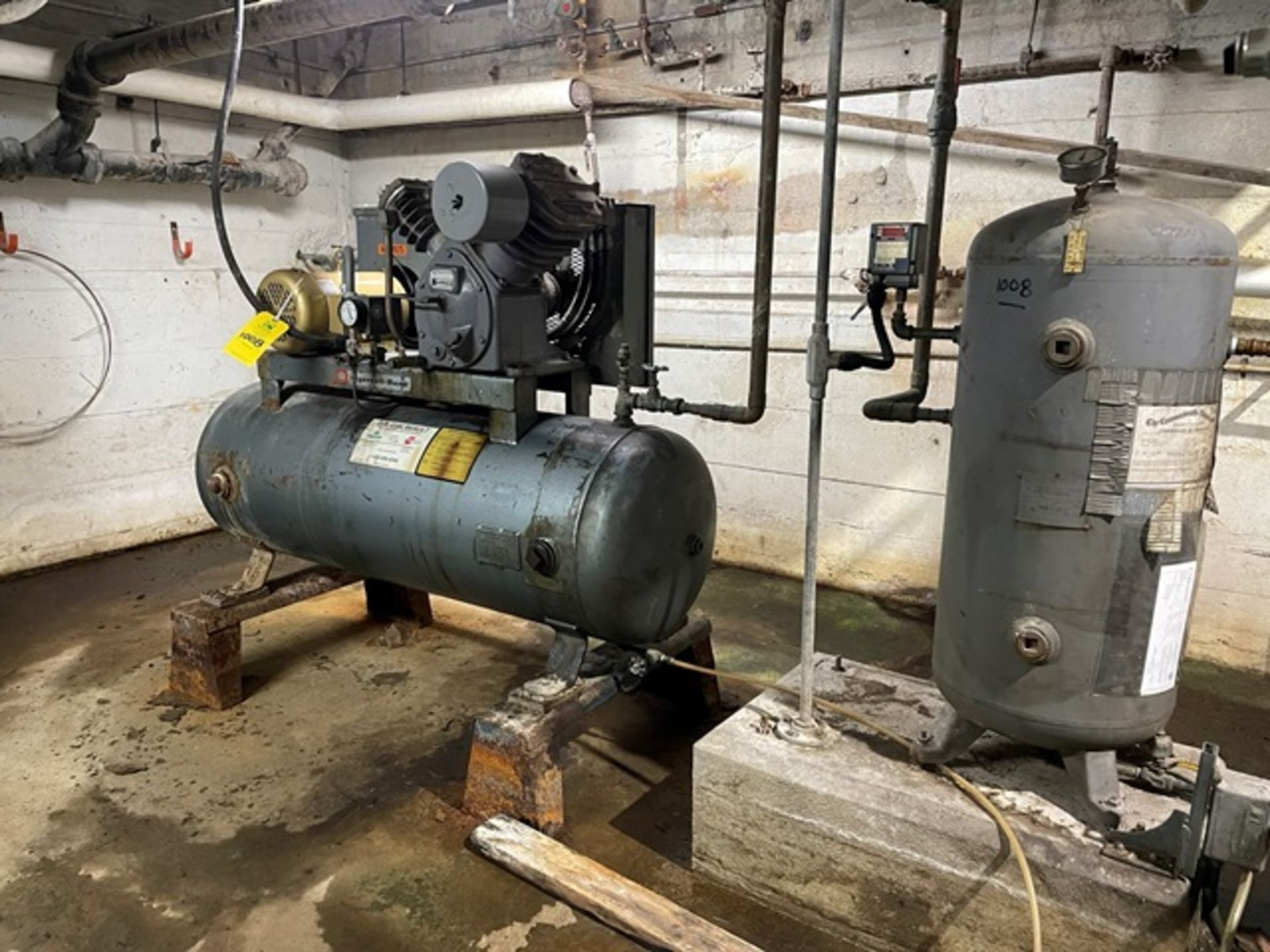 Sullair/Ingersoll-Rand 5 HP Air Compressor, Includes Small Air Receptacle - Image 2 of 2