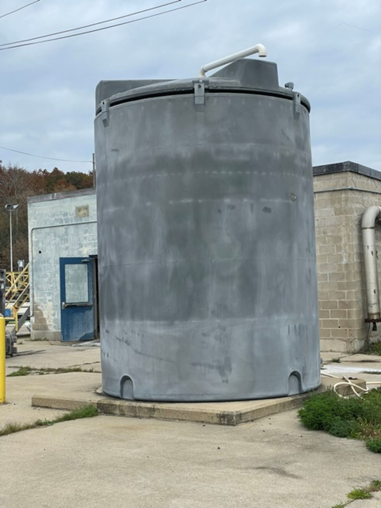 Poly Processing Co. Sodium Hy Poly Tank, Approx. 8' Dia. X 12', Rigging & Loading Fee: $950 - Image 2 of 3