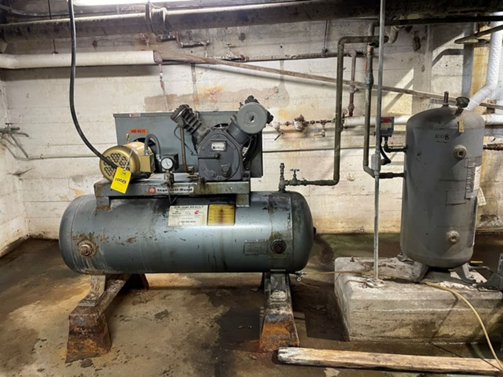 Sullair/Ingersoll-Rand 5 HP Air Compressor, Includes Small Air Receptacle