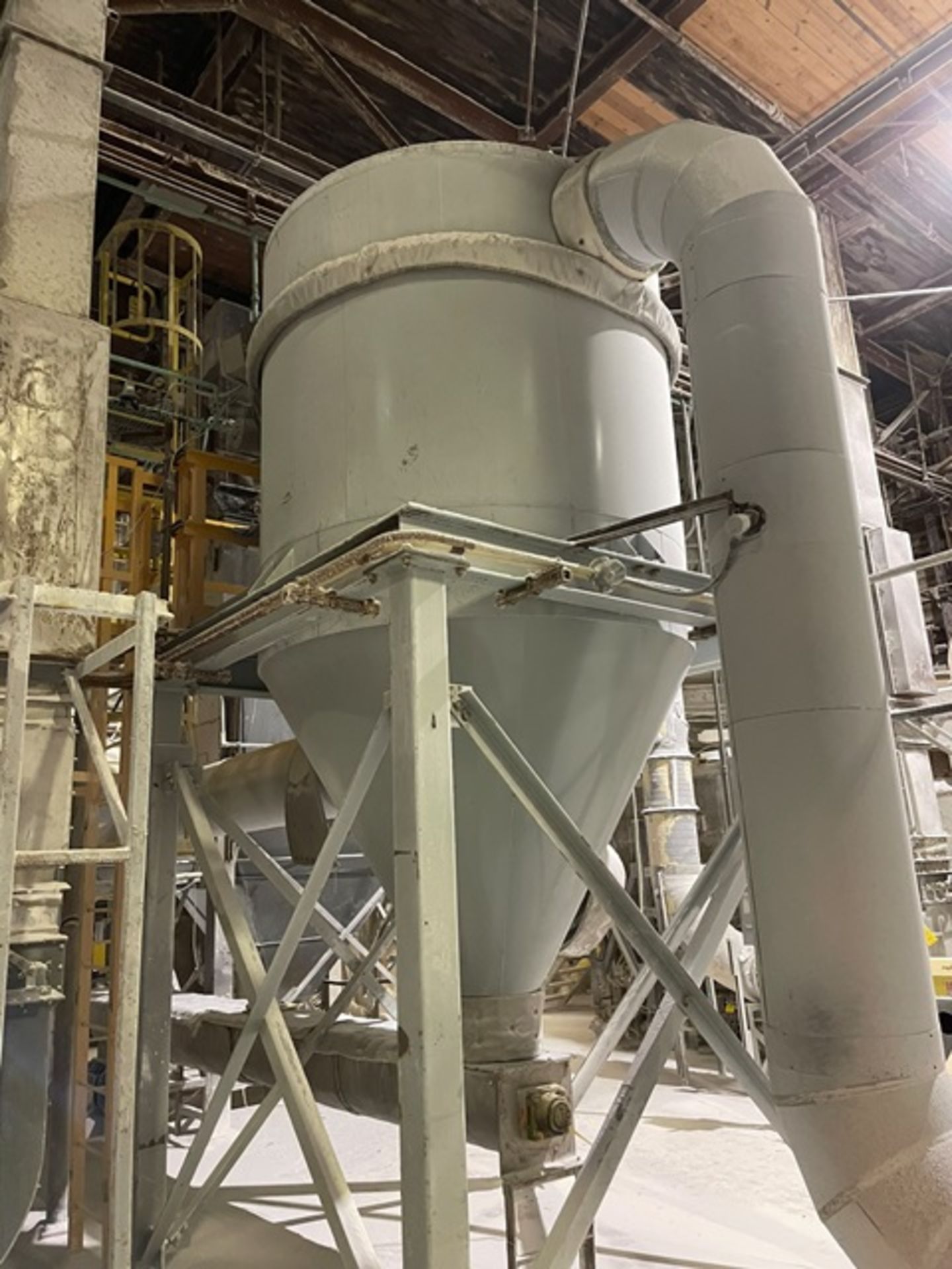 Dust Collection Silo/Approx. 8' Dia. X 16', Rigging & Loading Fee: $5200