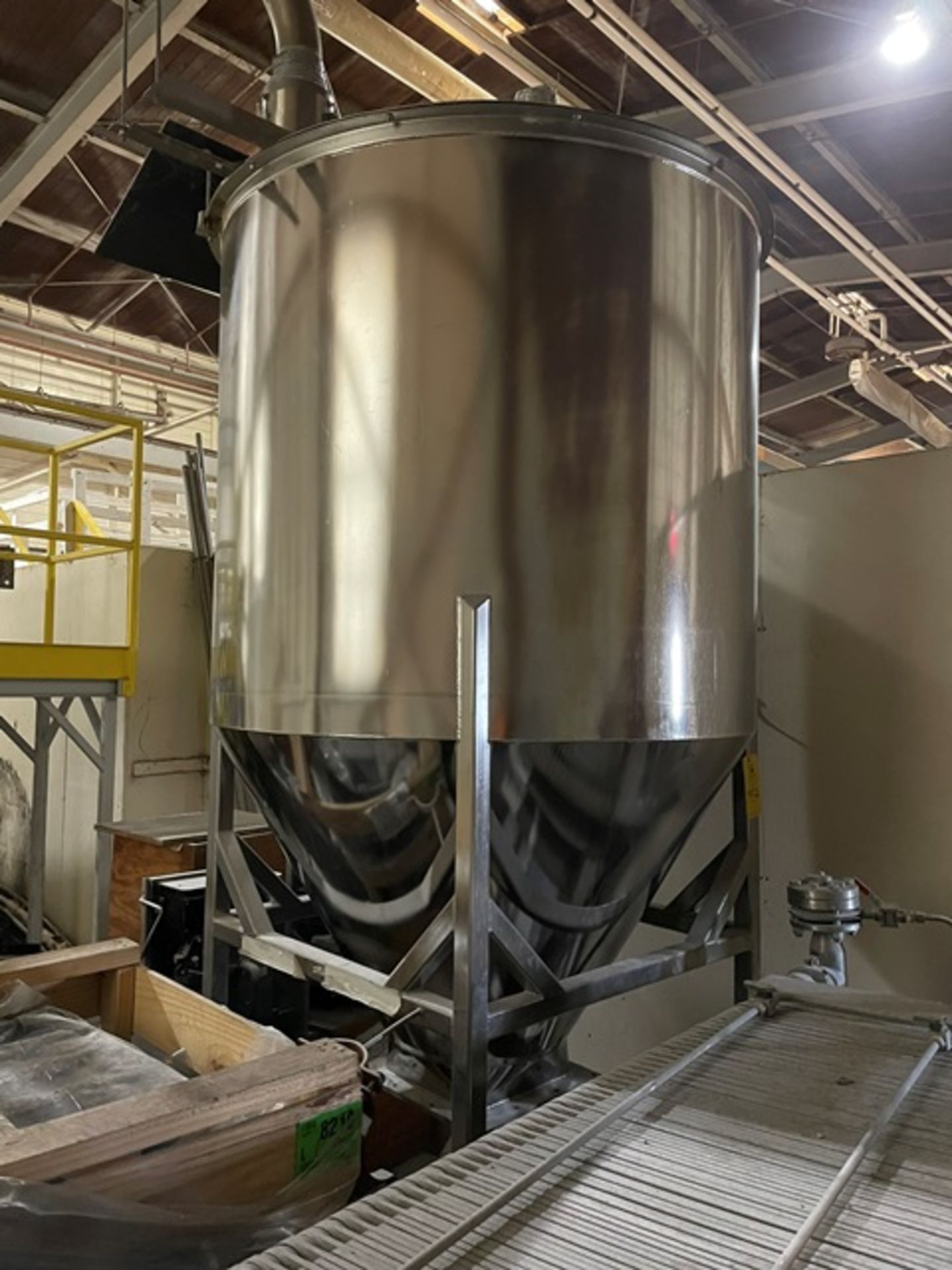 Tank, Stainless Steel Construction, 5' Dia. X 8' Top - Bottom., Rigging & Loading Fee: $475