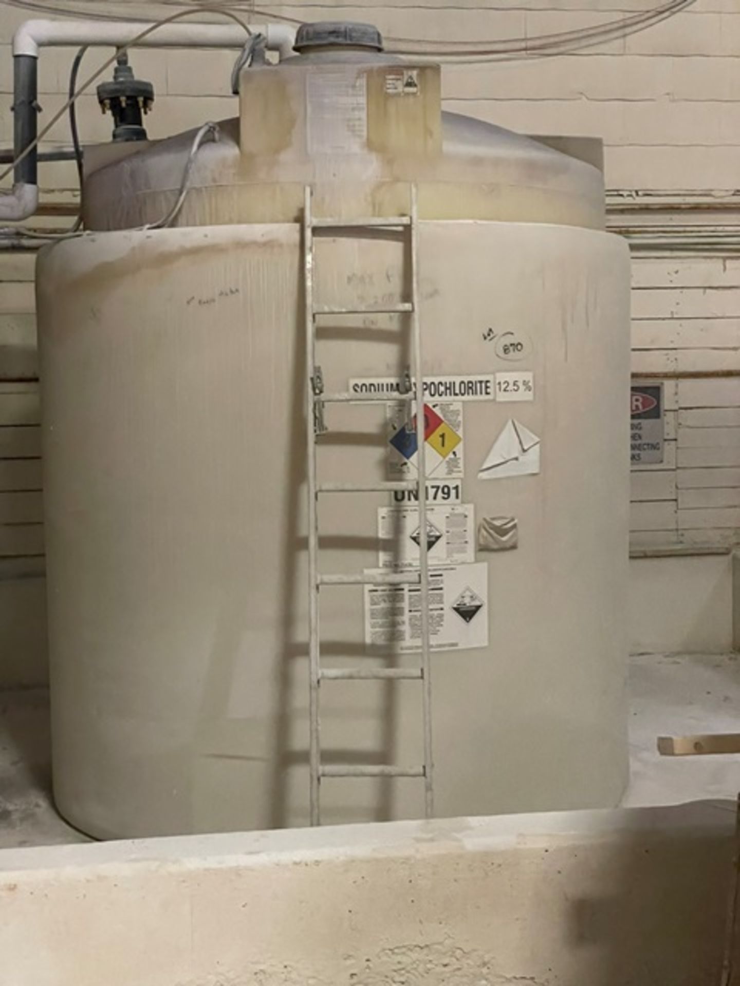 Sodium Hypochlorite Tank, Poly Construction, Approx. 8000 Gal. Capacity - Image 2 of 2