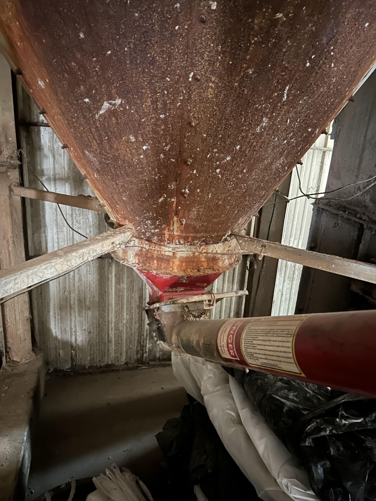 Gillis Metal Silo Bin, Includes a digital weight scale built into the steel bin - Image 4 of 5