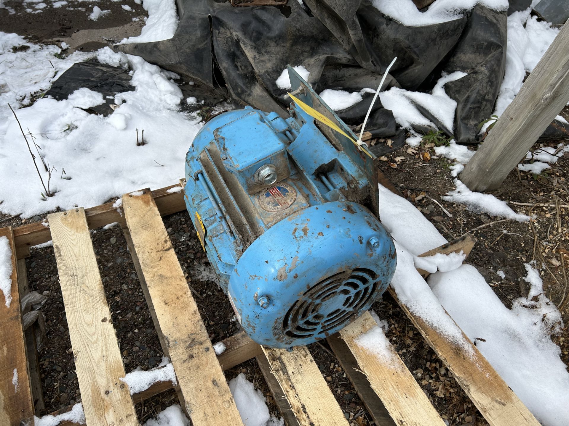 Vertical mixer with 3 discharge ports - Image 8 of 9