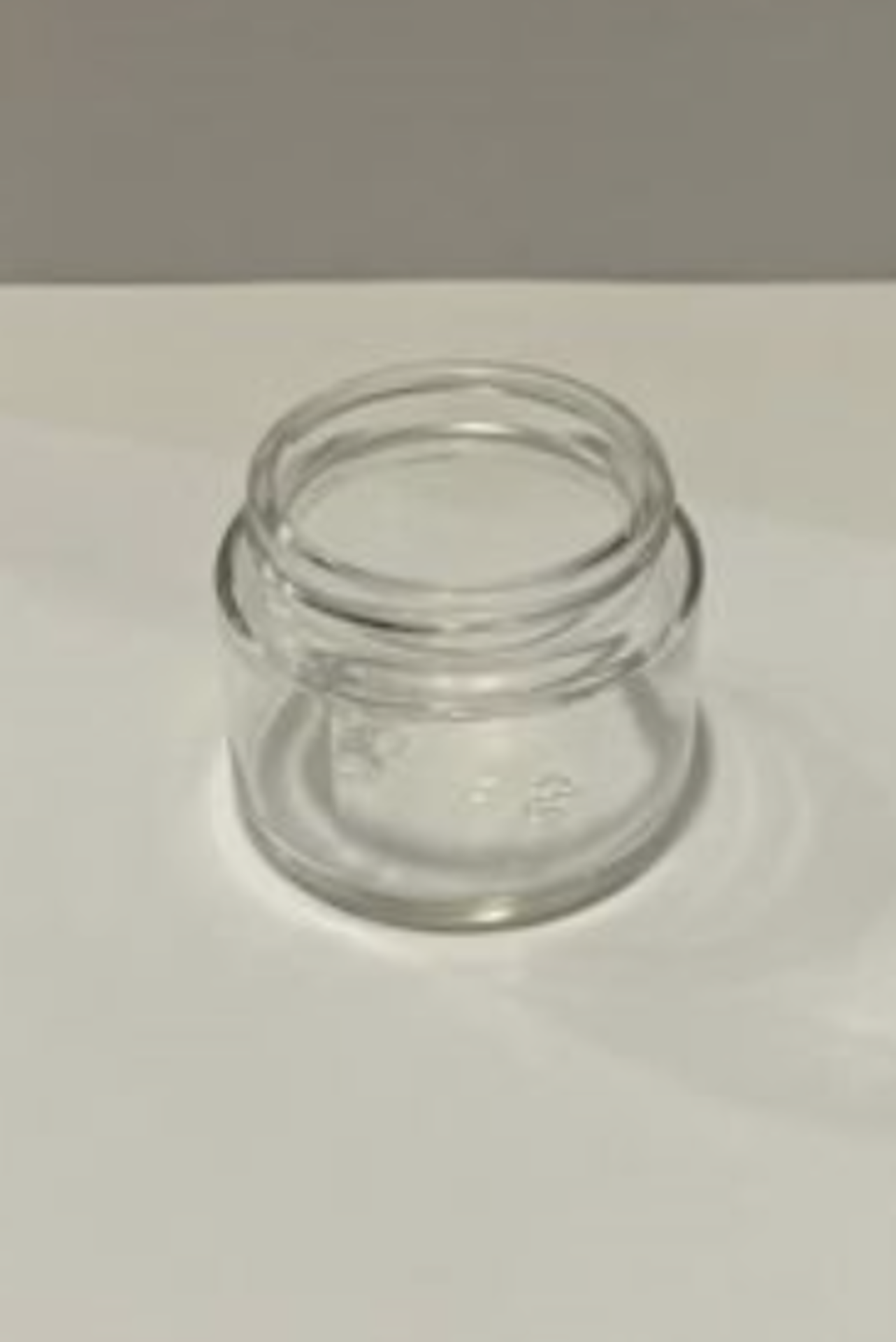 (Located in Moreno Valley, CA) Flush V2 Jar Glass Base : 2oz Round (48/400) : Clear, Qty 720