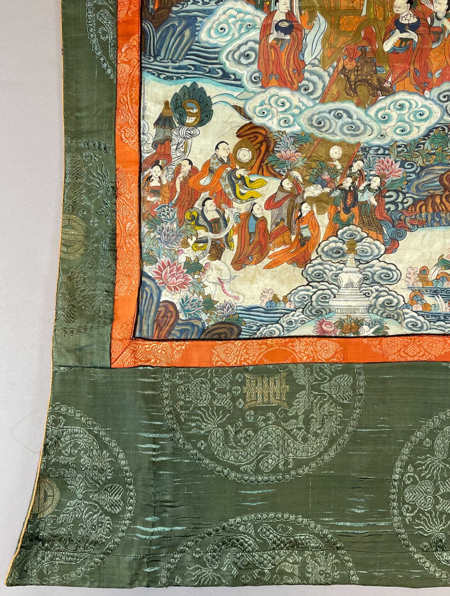 Thangka. Buddha Shakyamuni und Adorants auf dem Berg Meru. Tibet. - Image 3 of 12