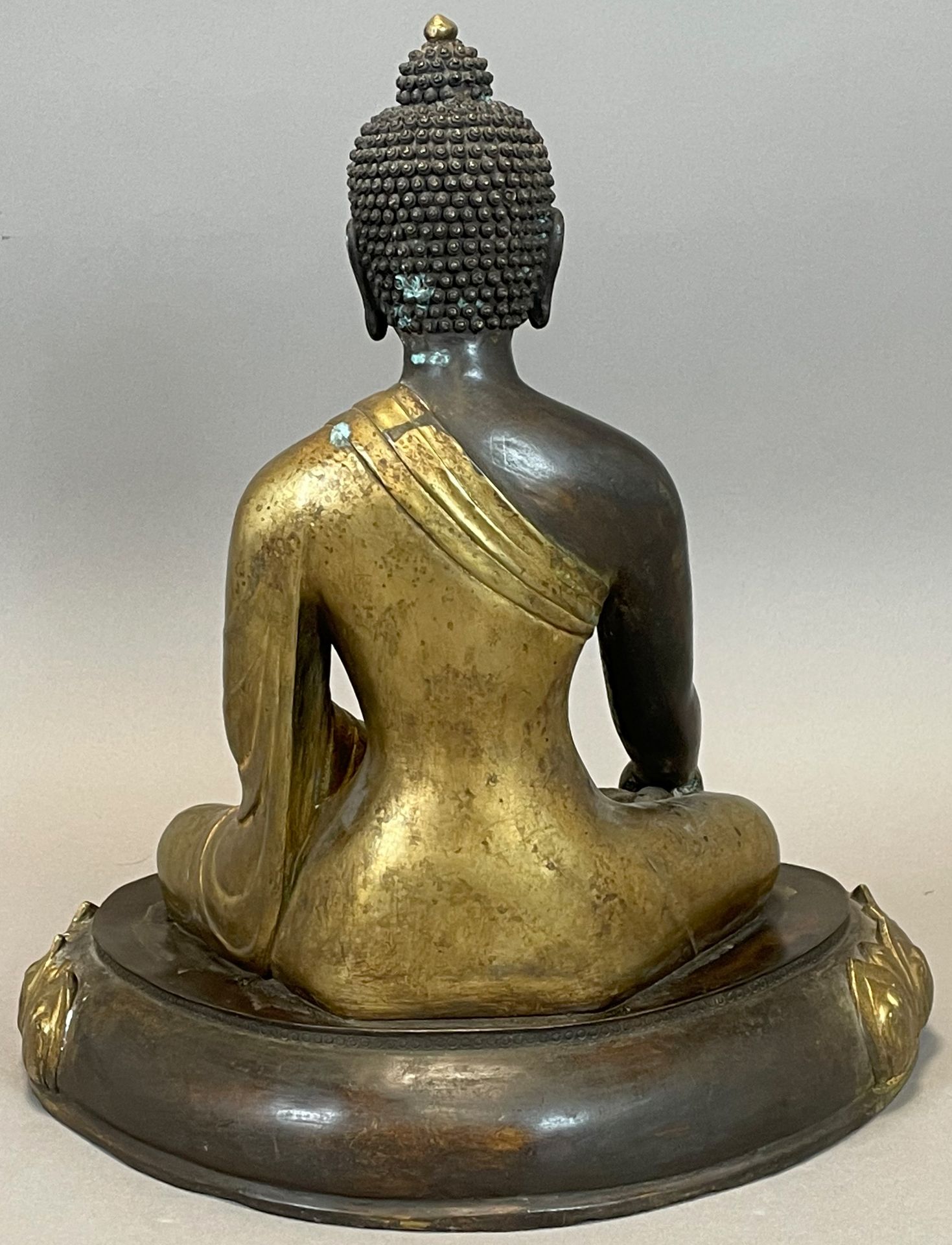 Buddha. Tibet oder Nepal. Im Lotussitz. 20. Jahrhundert. - Image 4 of 12
