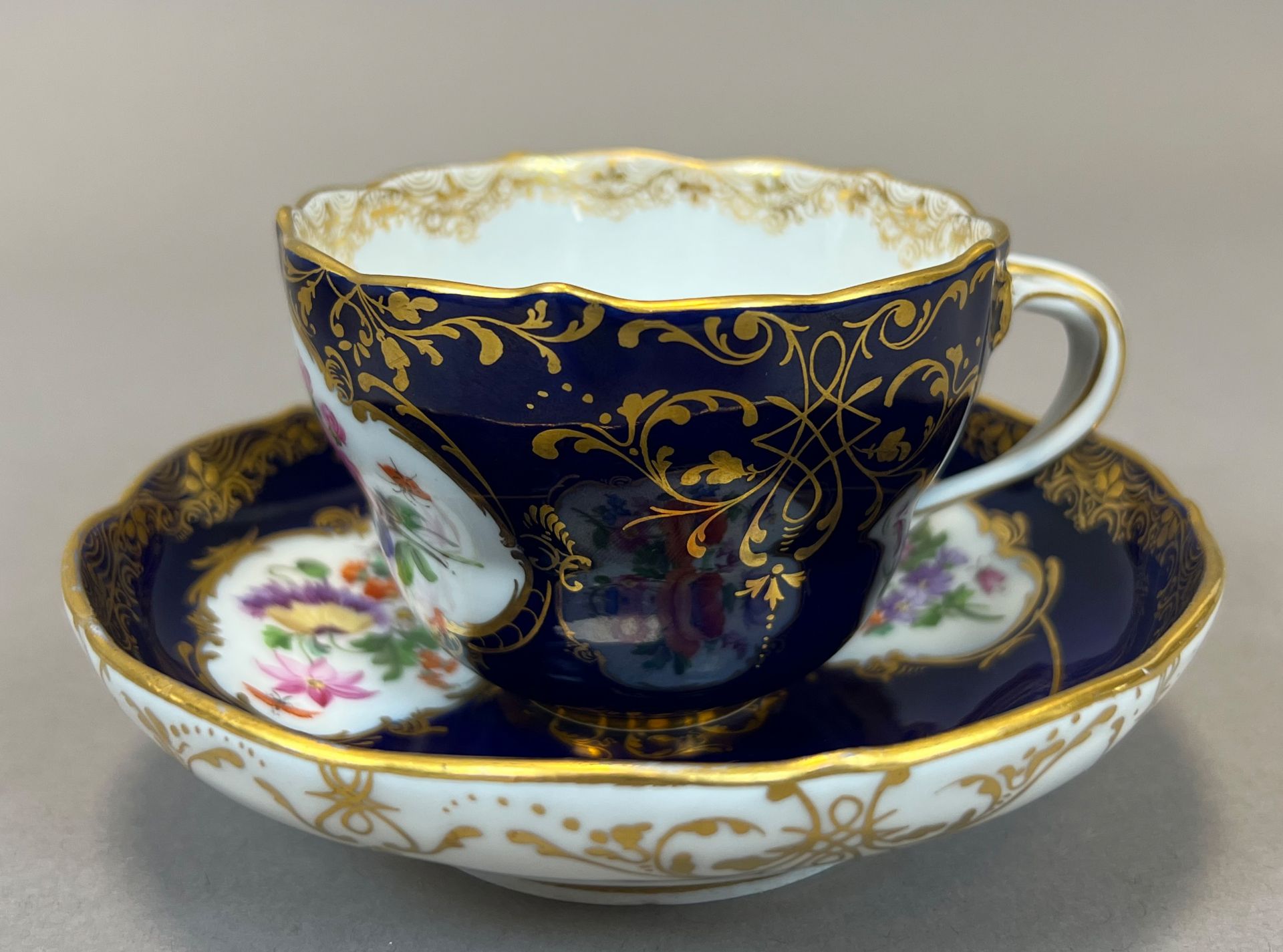 MEISSEN. Teller, Tasse mit Untertasse. Um 1900. 1. Wahl. - Bild 5 aus 13