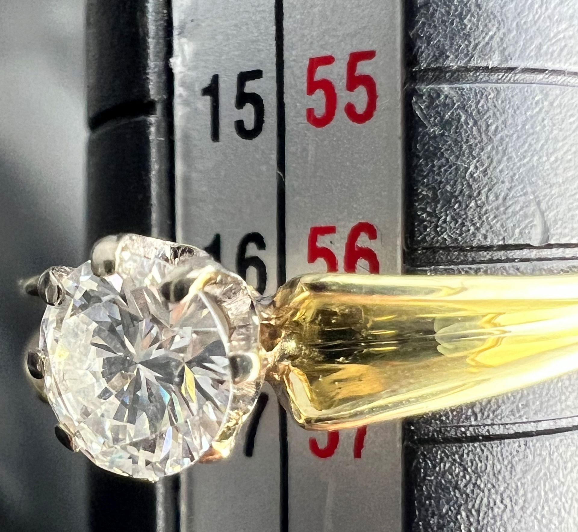 Solitaire ring 585 yellow gold with a brilliant-cut diamond of approx. 0.45 ct. - Image 4 of 6