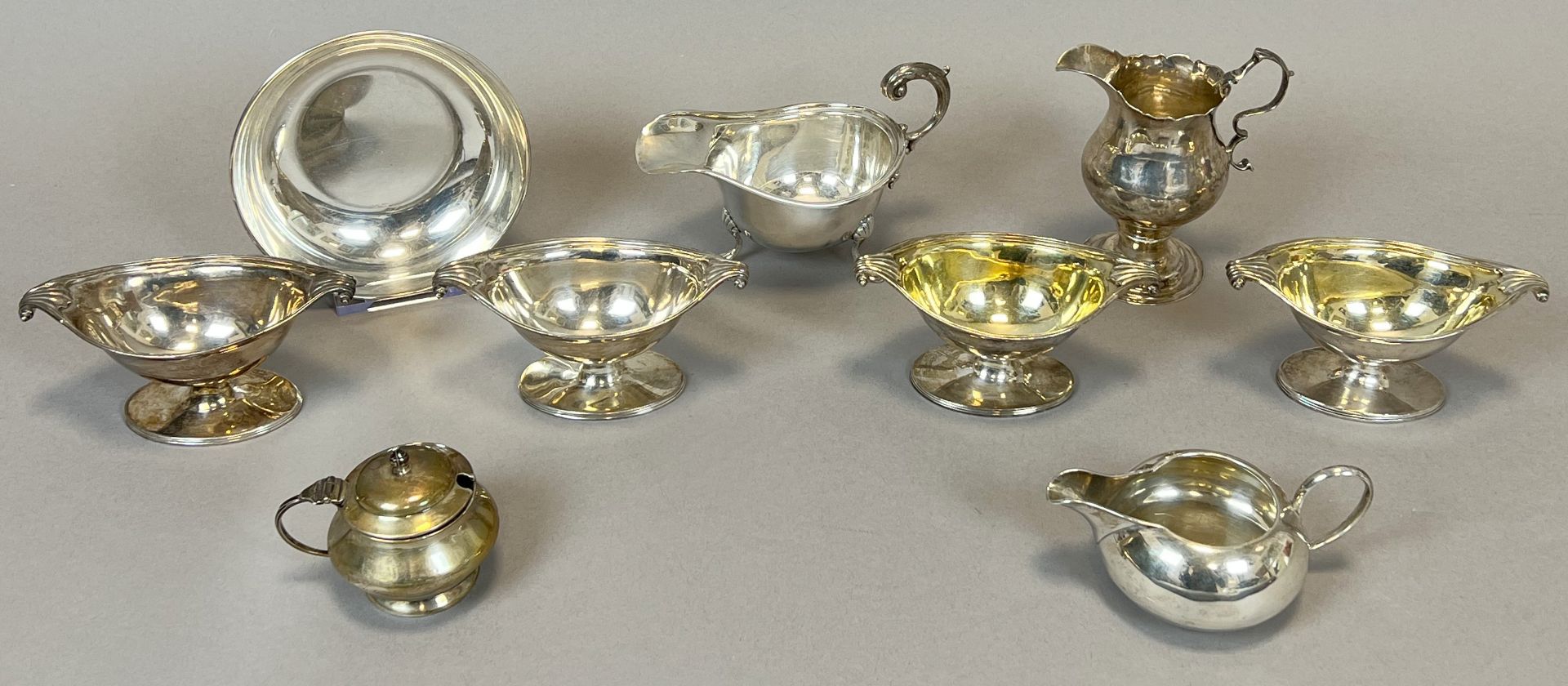 Set of 9 pieces of sterling silver. England. Around 1900. - Image 2 of 17