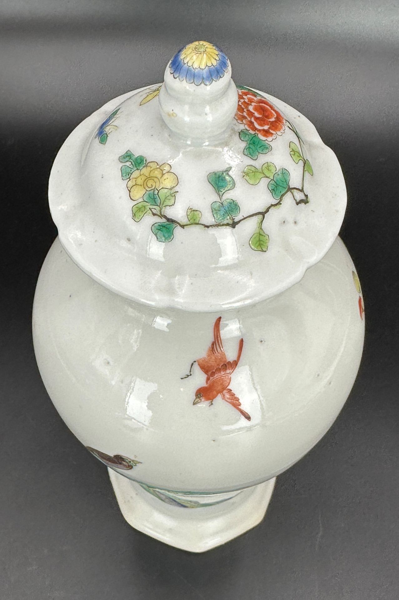 Small lidded vase. China. 19th century. - Image 4 of 9