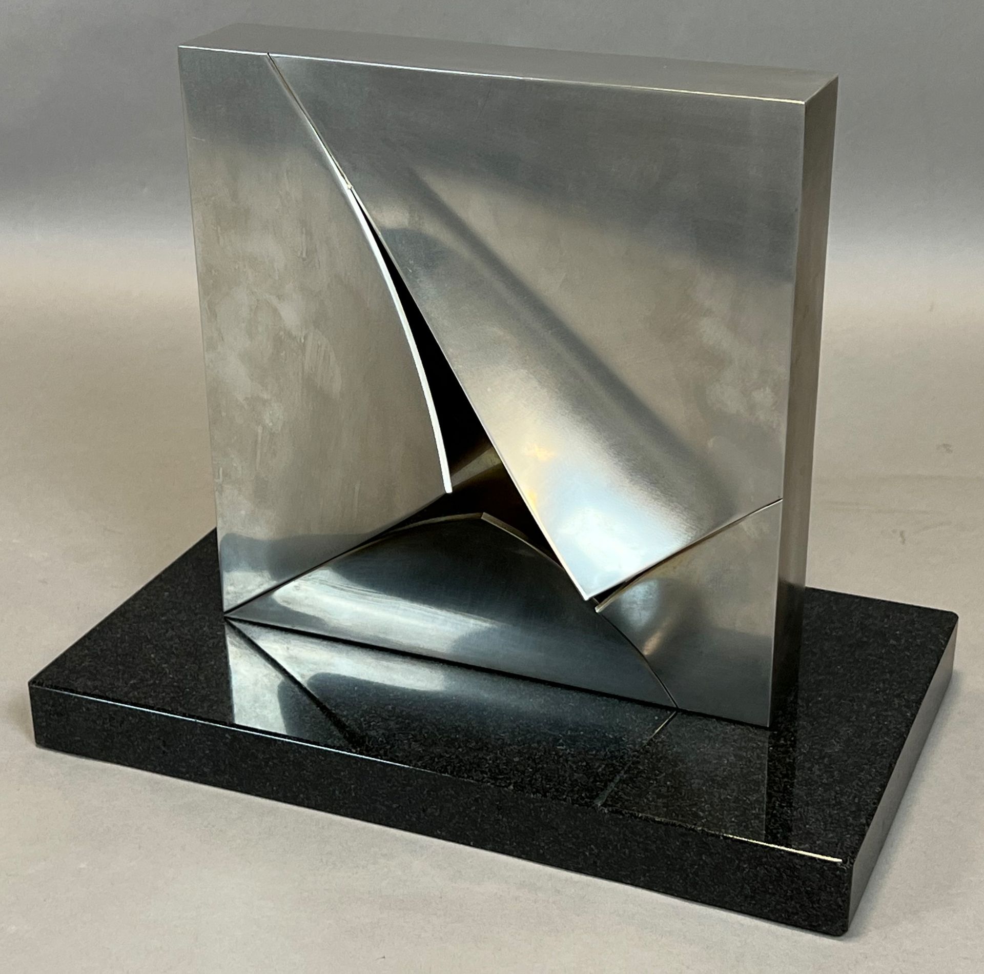 Erich HAUSER (1930 - 2004). 18/81. Steel object on marble base. - Image 4 of 5