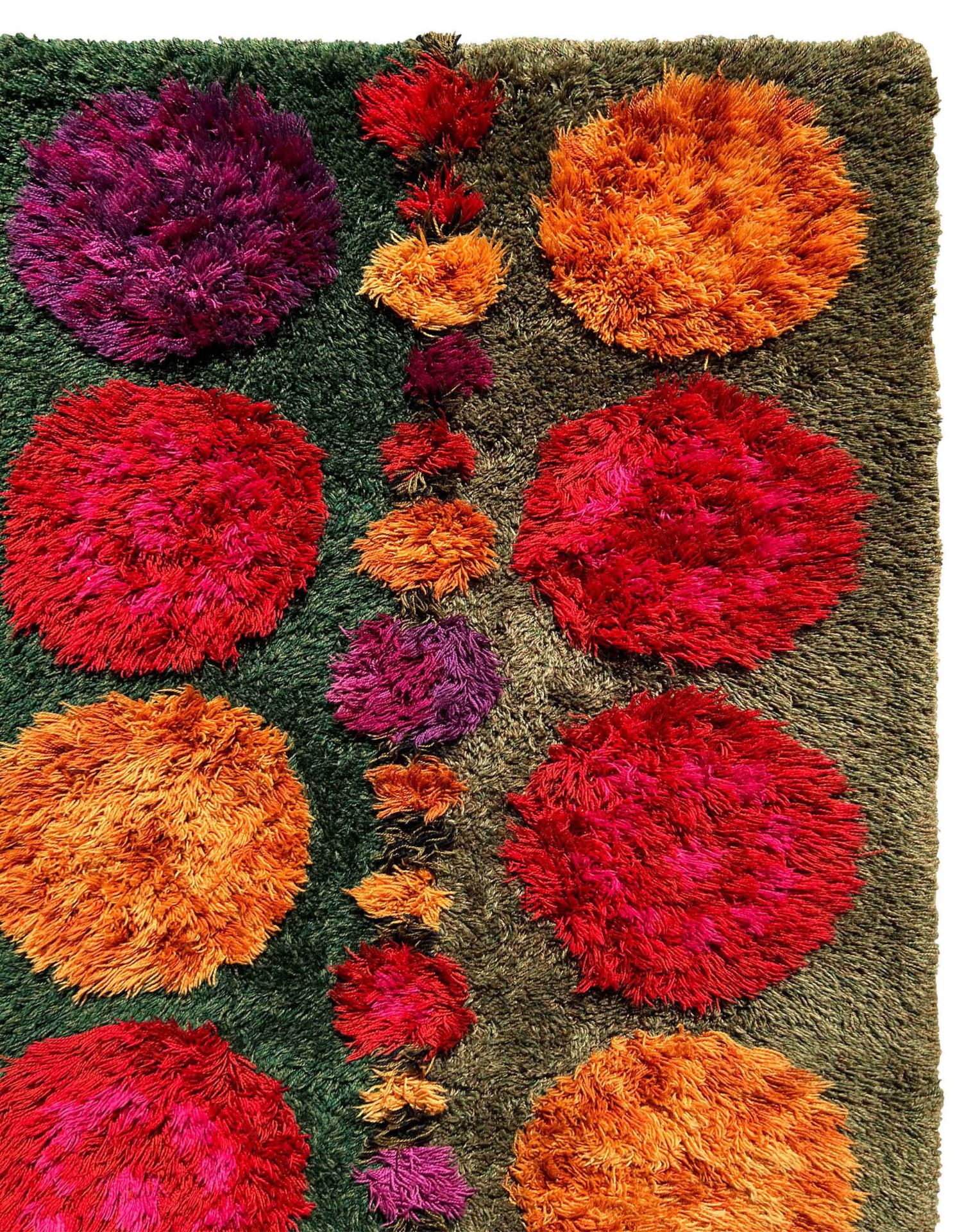 Colourful design carpet. Flower power. 1960s/1970s. - Image 3 of 9