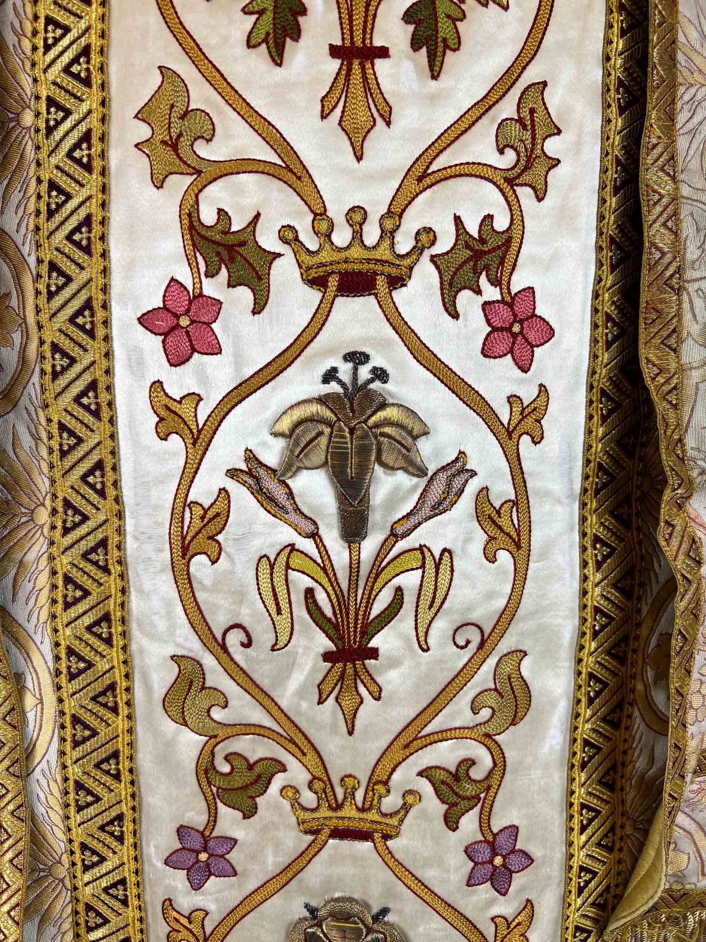 Antique chasuble. Brocade. Gold thread embroidery. Early 20th century. - Image 5 of 12