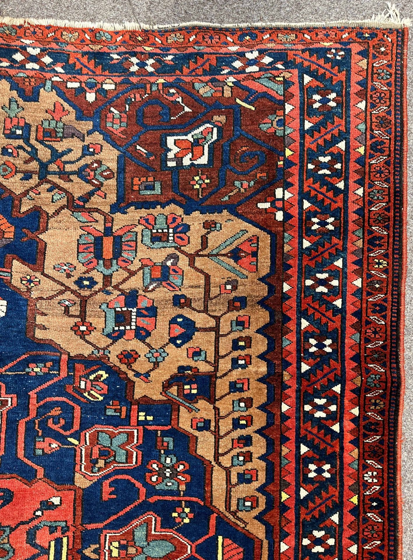 Bakhtiar oriental carpet. Around 1900. great size. - Image 2 of 22